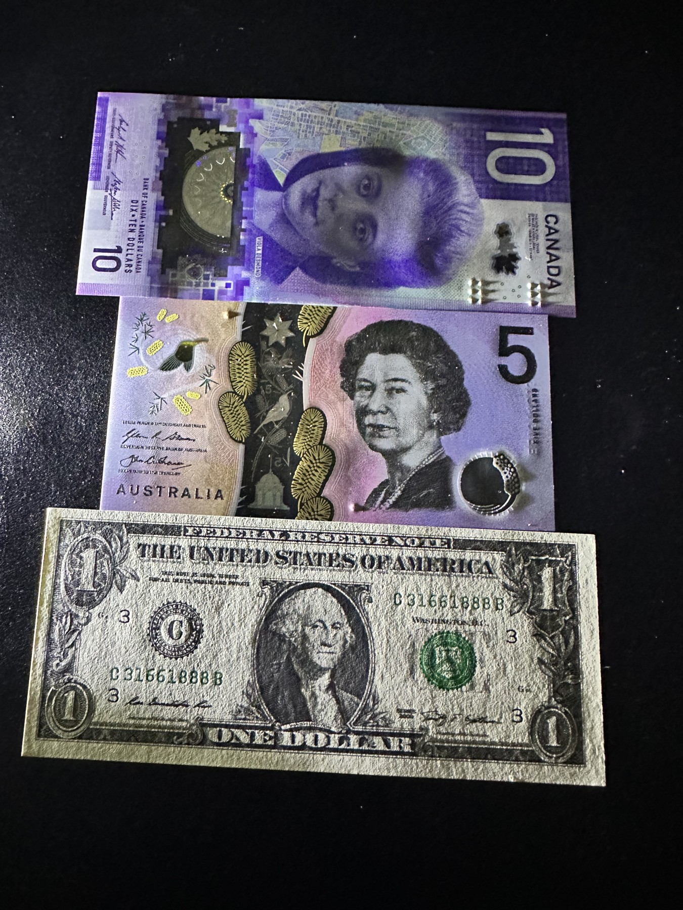 《外钞收藏家》第二百九十五期（连拍第三场） 加拿大、澳大利亚、美元三张一起 全新UNC