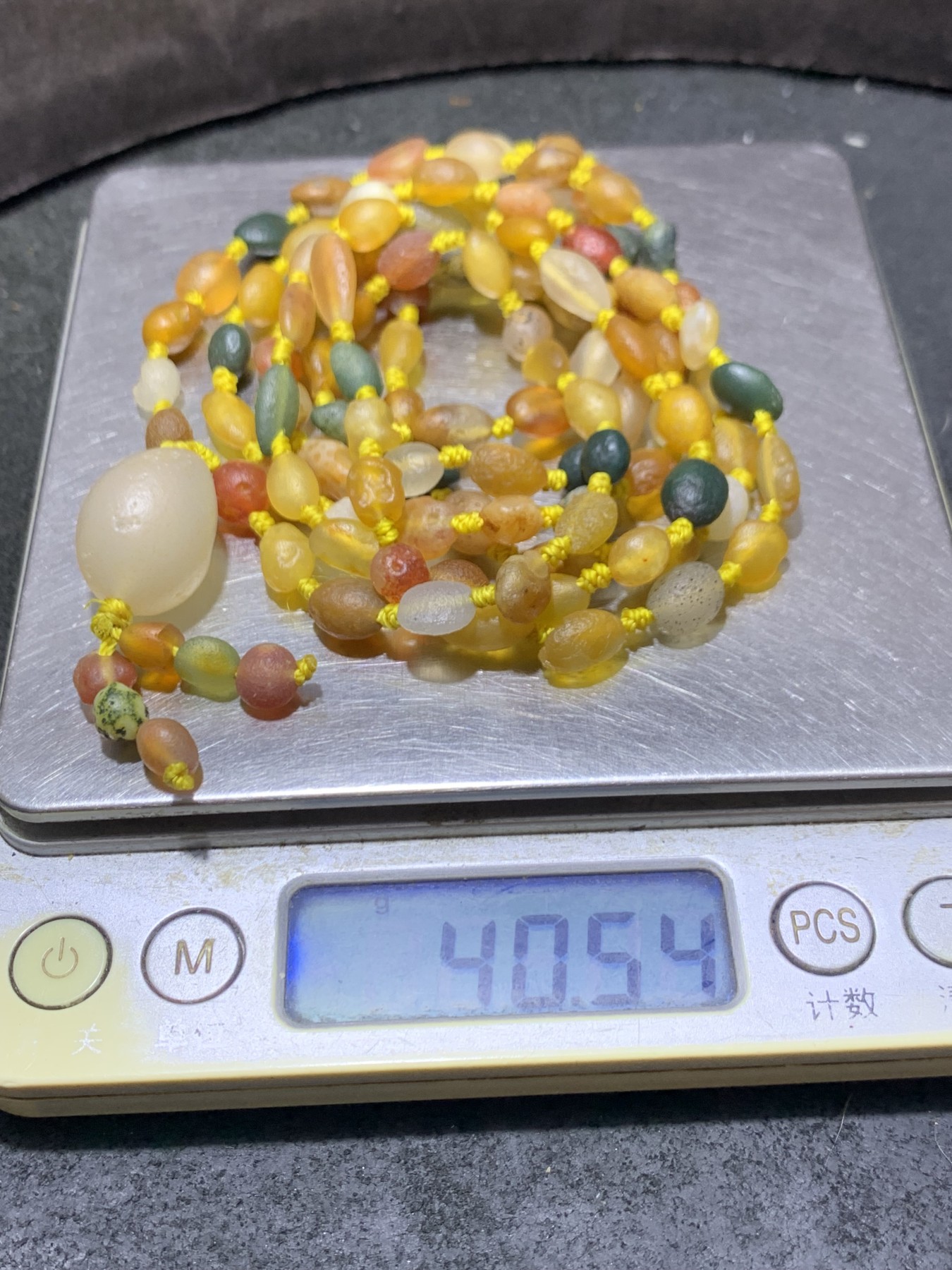精美天然阿拉善108彩珠玛瑙项链(手串)一条