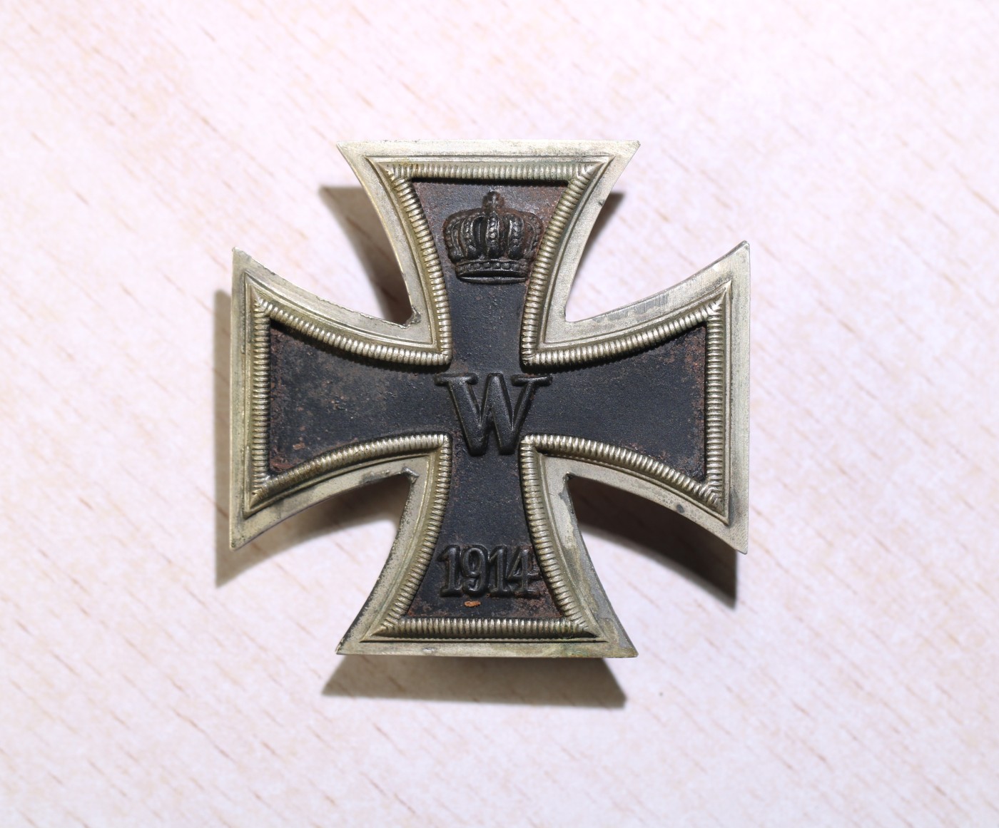 大猫徽章拍卖 第231期  德国一战一级铁十字勋章，L13厂标，转轮版