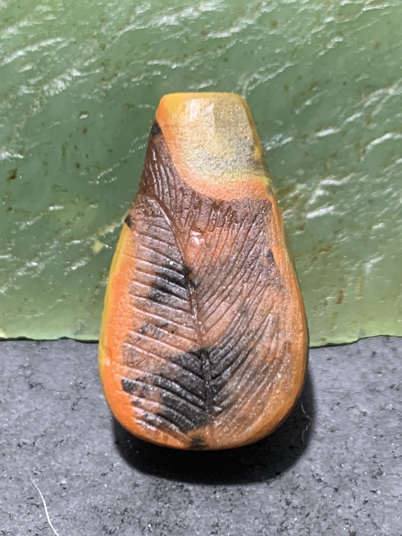 精美亚光战国红玛瑙手工俏色巧雕富贵有鱼随形一体佛头三通一个，