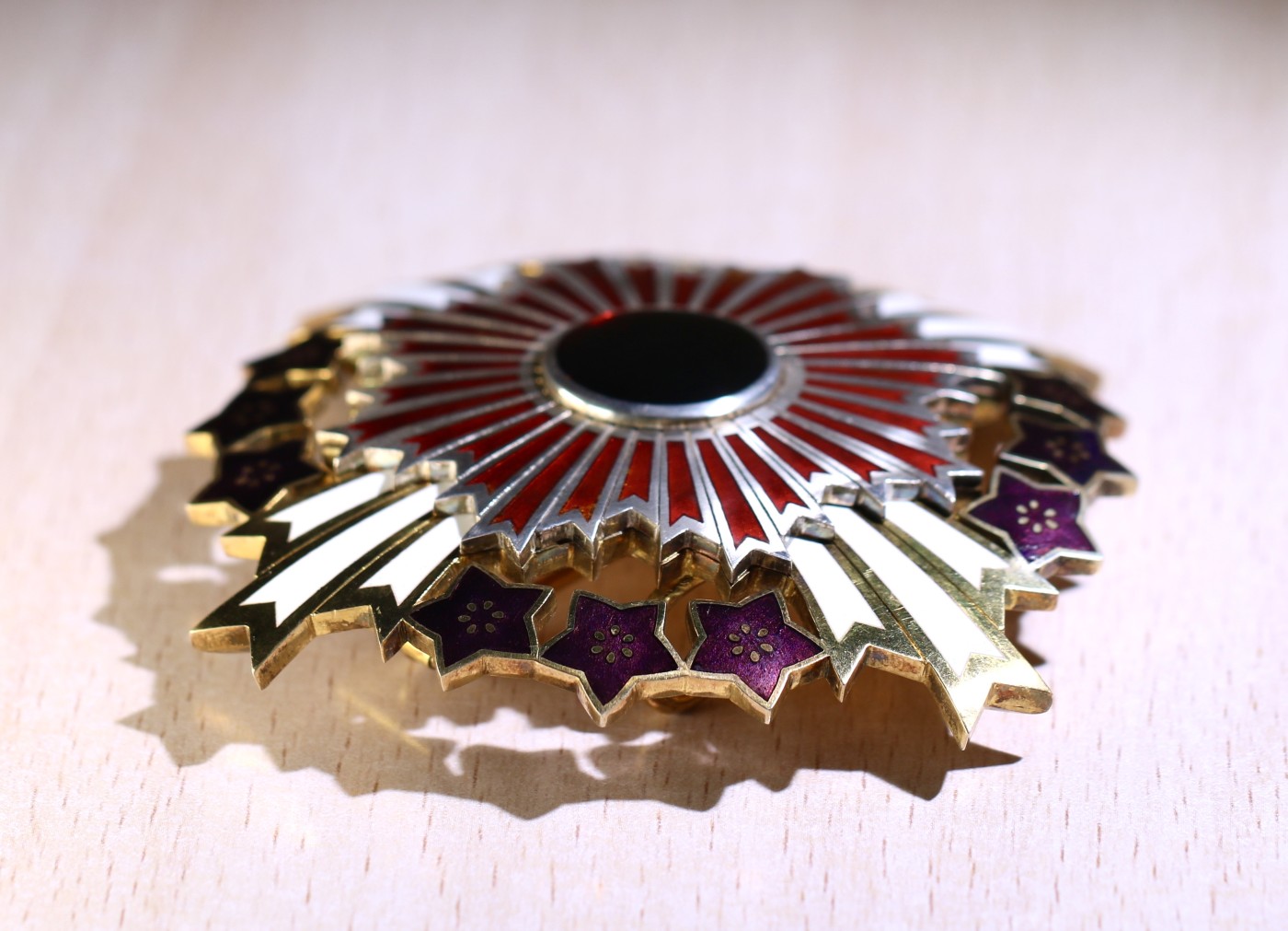 大猫徽章拍卖 第231期  勋一等桐花勋章 原盒 稀少 珐琅少许修复