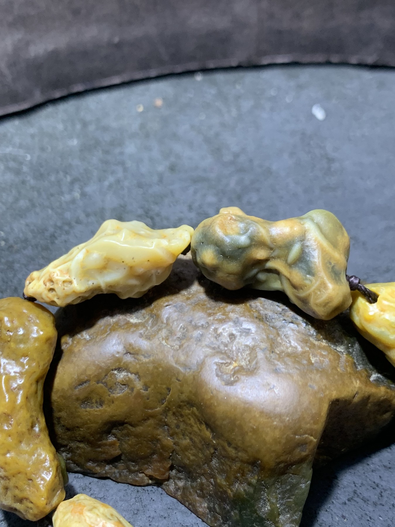 精美阿拉善管状筋脉石原石手工编织手串一条，