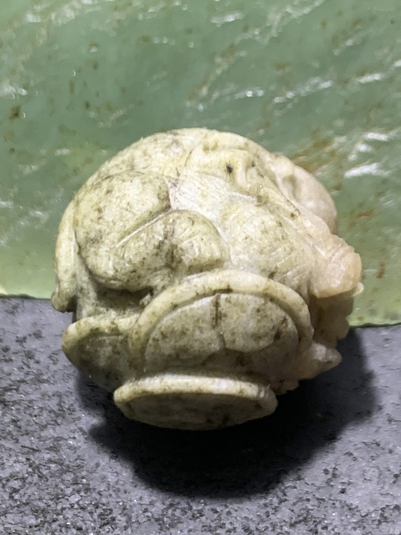 精美戈壁彩玉手工满工雕刻大象钱币珠一个！寓意：富贵吉祥，