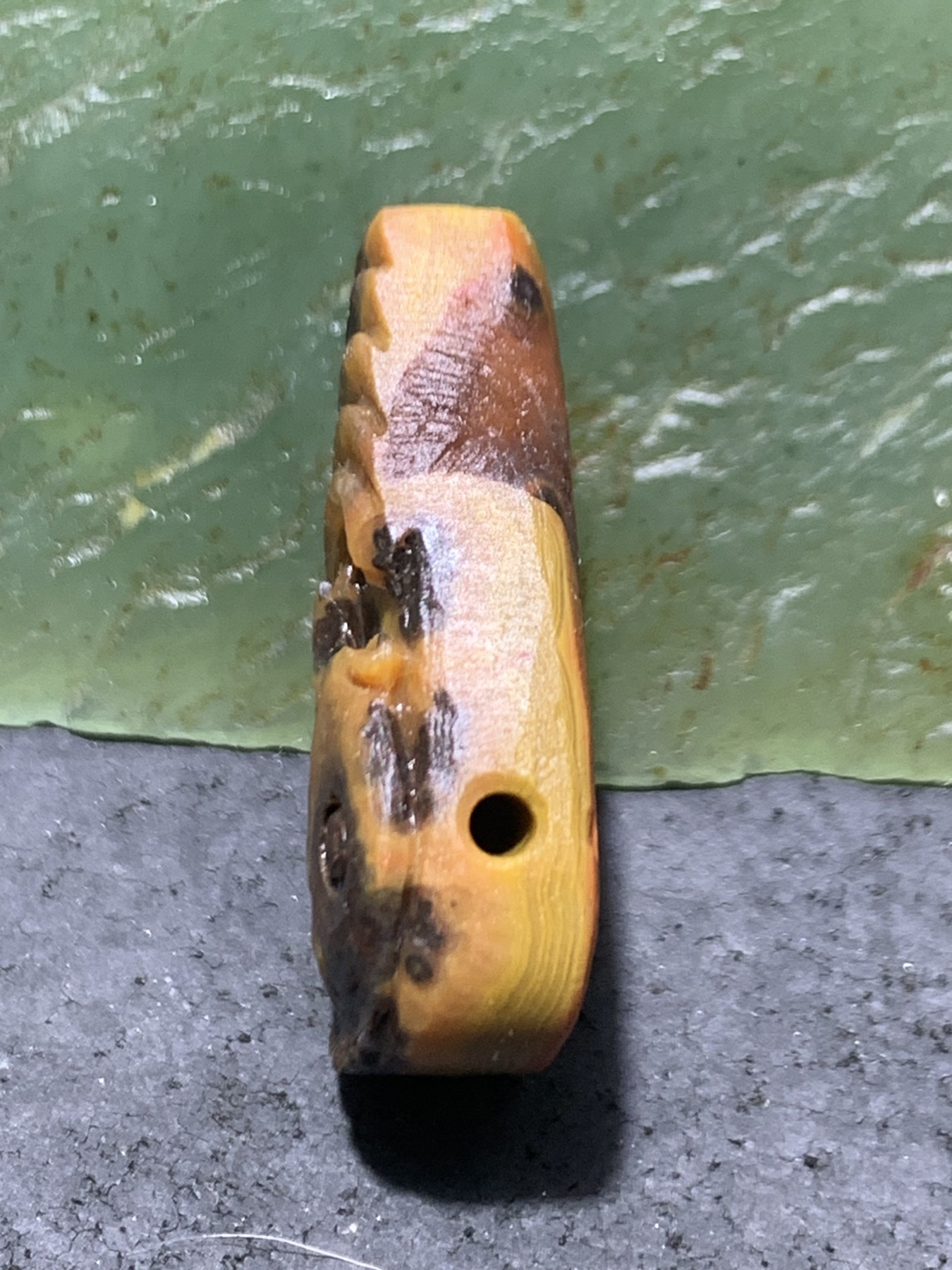 精美亚光战国红玛瑙手工俏色巧雕富贵有鱼随形一体佛头三通一个，