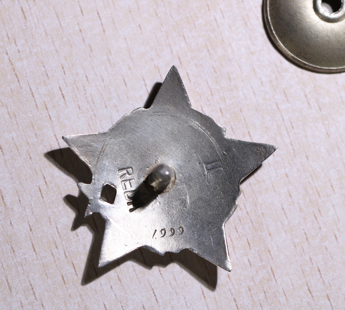 大猫徽章拍卖 第231期  南斯拉夫游击队之星勋章2、3级一组 号码棒