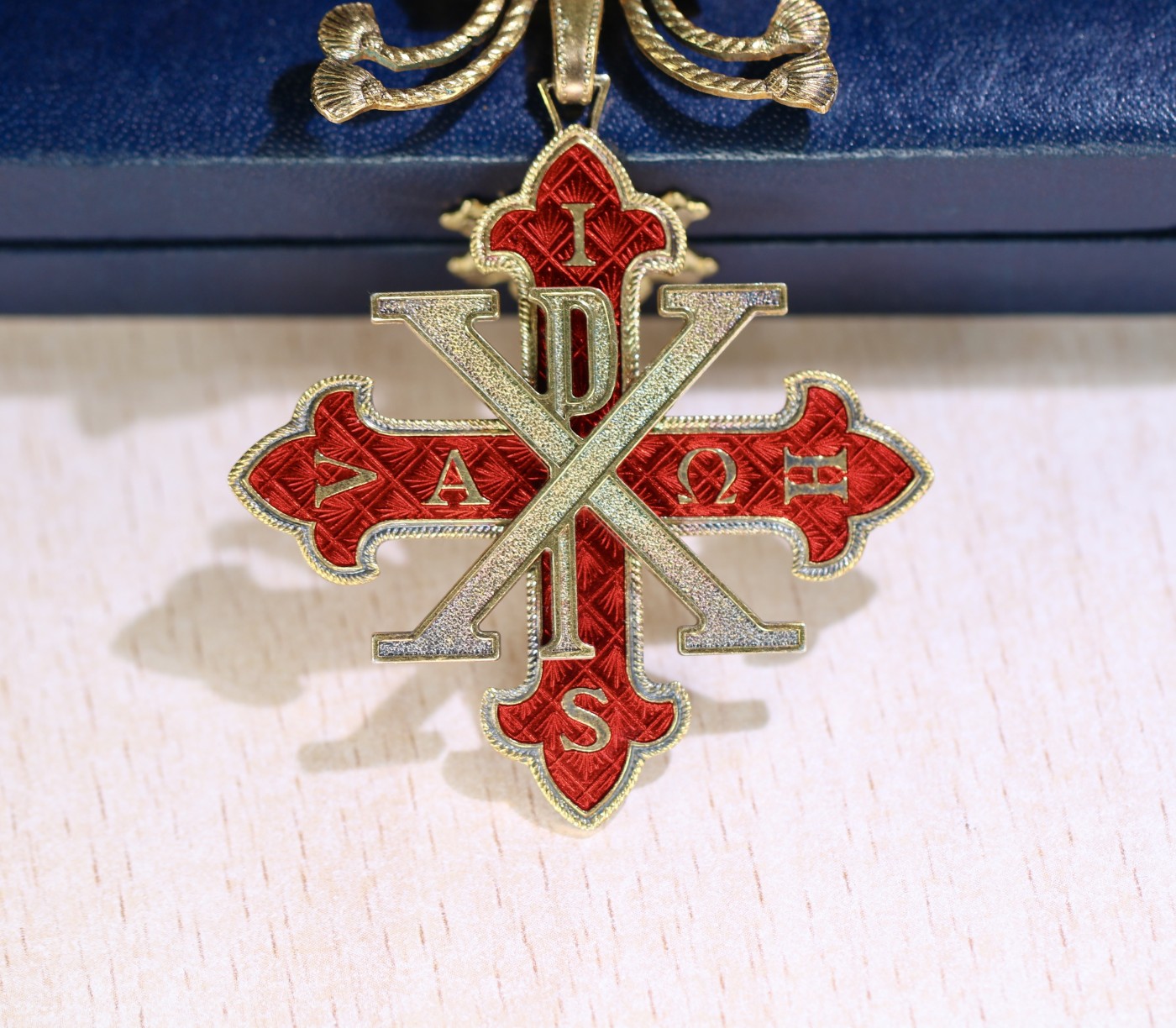 大猫徽章拍卖 第231期  意大利指挥官级圣康斯坦丁和圣乔治勋章，原盒带冠，925银质珐琅，带银标和迷你