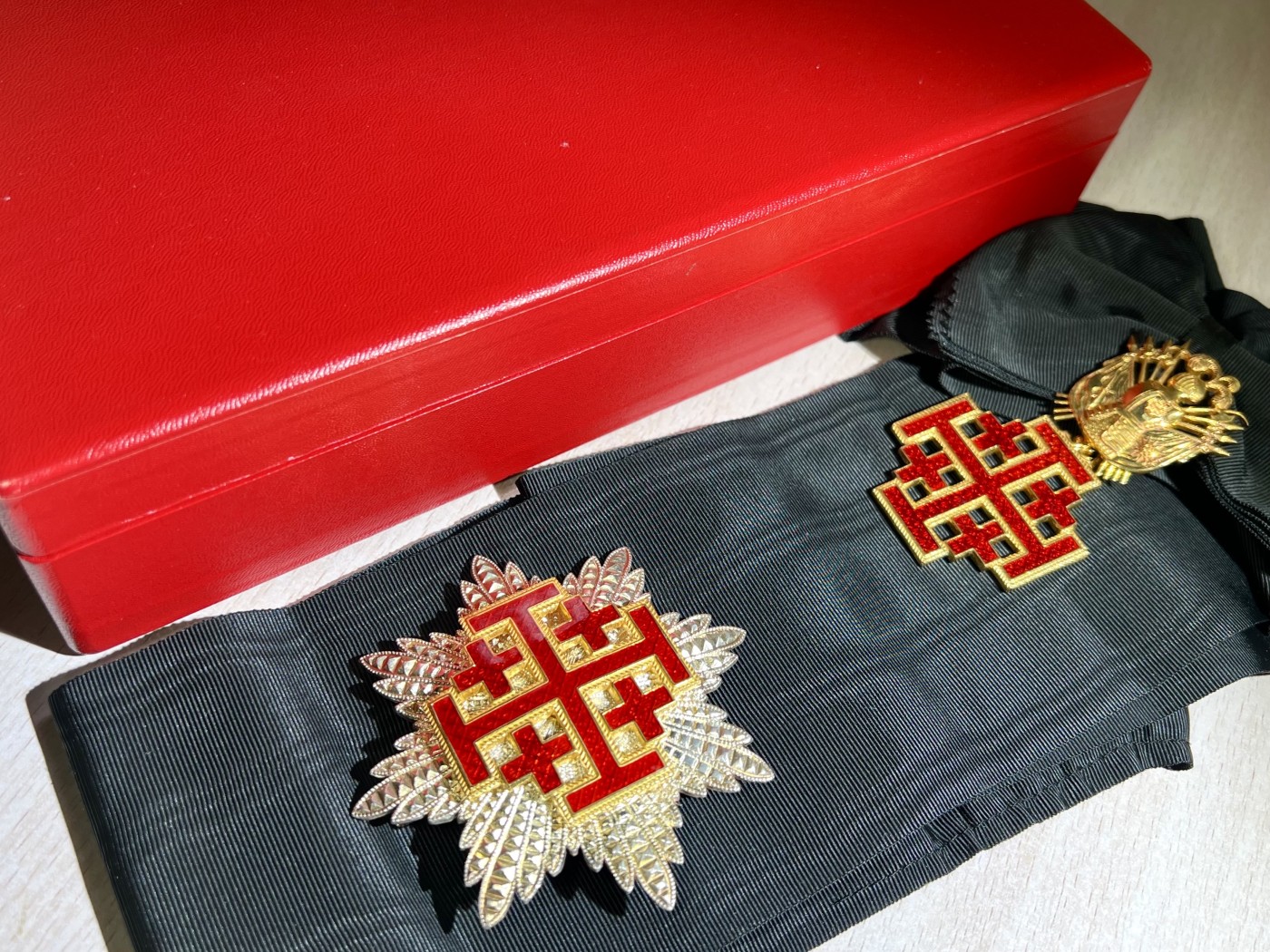 大猫徽章拍卖 第231期  梵蒂冈大十字级的圣墓骑士团勋章 银质