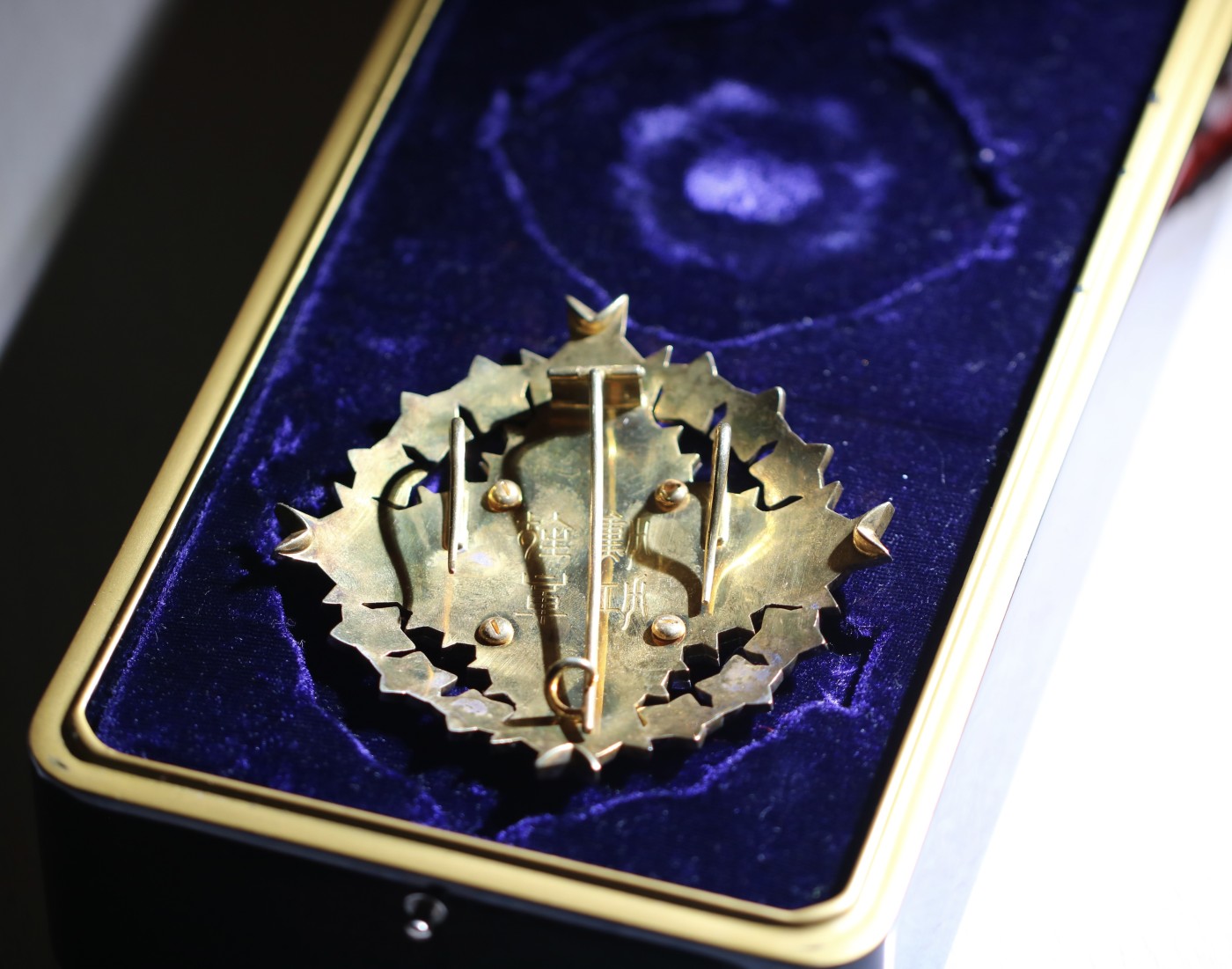 大猫徽章拍卖 第231期  勋一等桐花勋章 原盒 稀少 珐琅少许修复