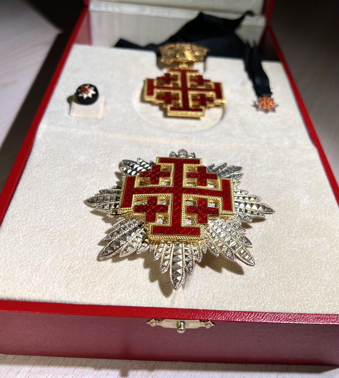 大猫徽章拍卖 第231期  梵蒂冈大十字级的圣墓骑士团勋章 银质