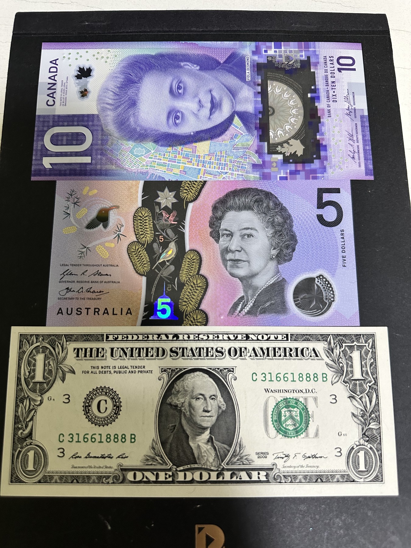 《外钞收藏家》第二百九十五期（连拍第三场） 加拿大、澳大利亚、美元三张一起 全新UNC