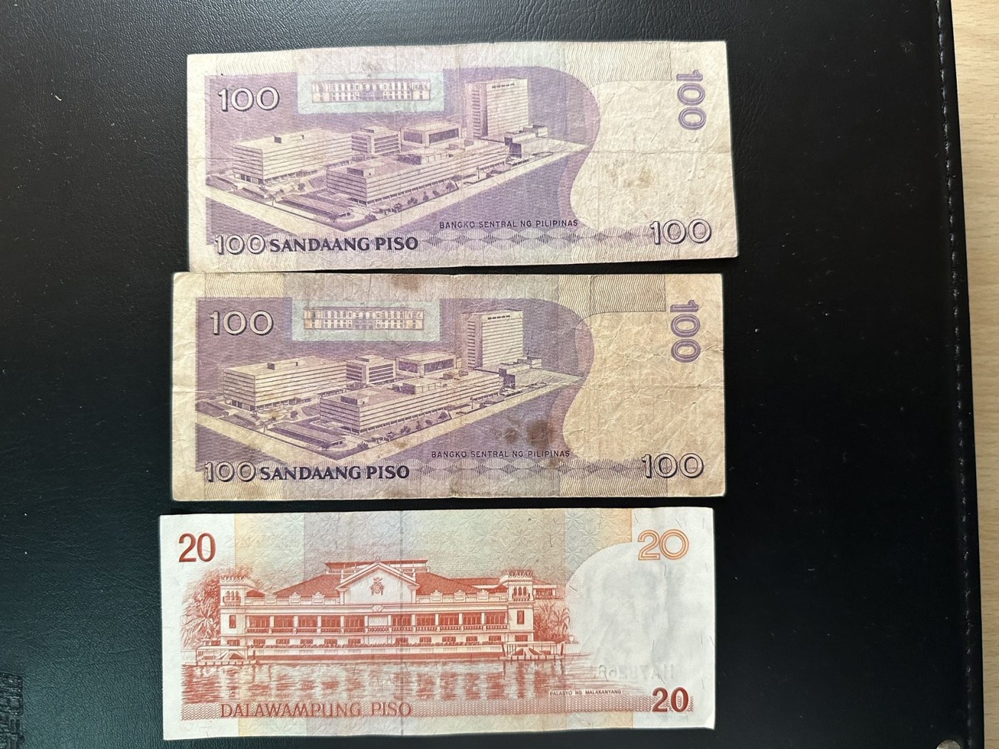 八月最后一场，第十五期大拍 （S1）菲律宾一组3张，其中100为不同签名