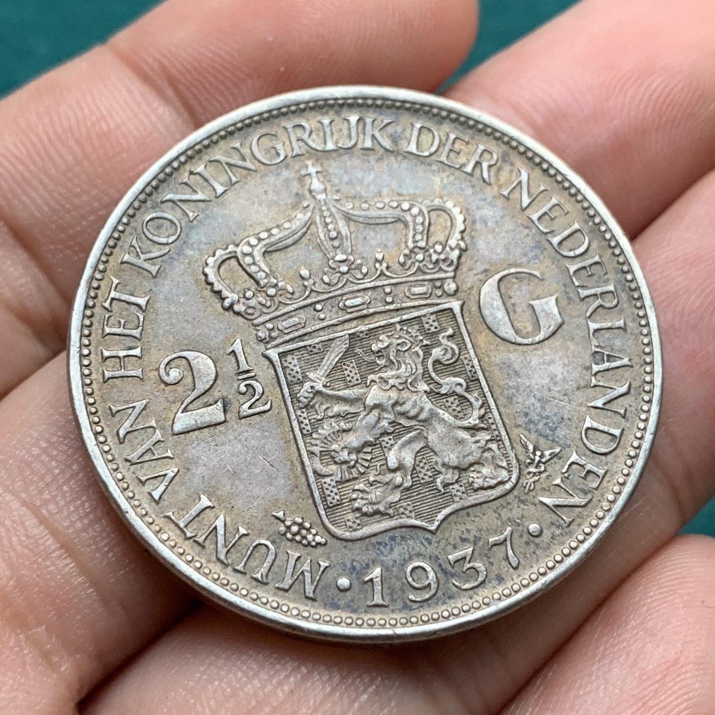 《竞宝斋》第192场-周日，周一 2场 (全场包邮) 荷兰 1937年 威廉敏娜2.5G大银币 深彩好品像 如此均匀的包浆非常少见