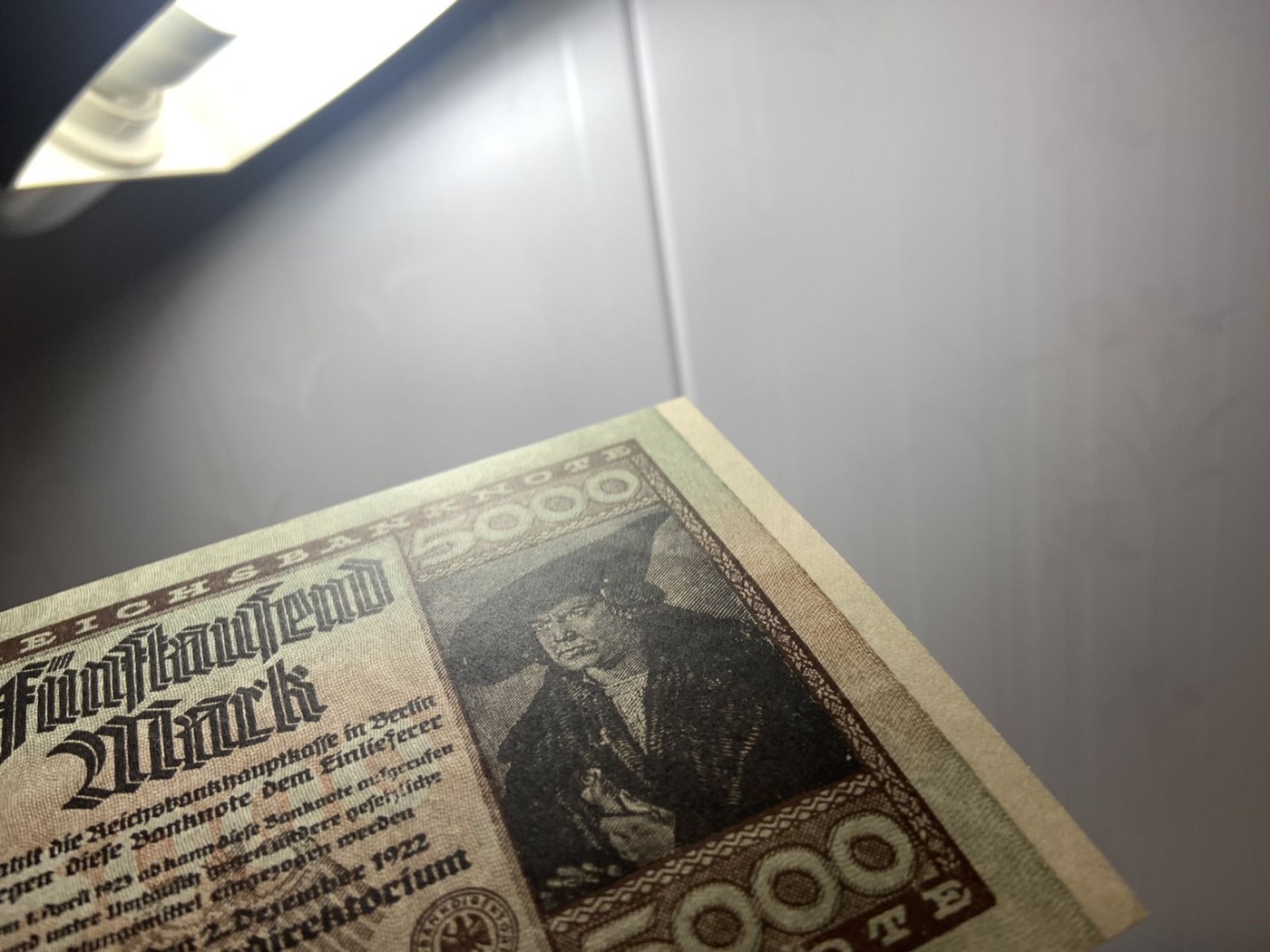 收藏联盟Quantum Auction 第285期拍卖  德国1922年5000马克 品相UNC 票面有瑕疵 点钞痕