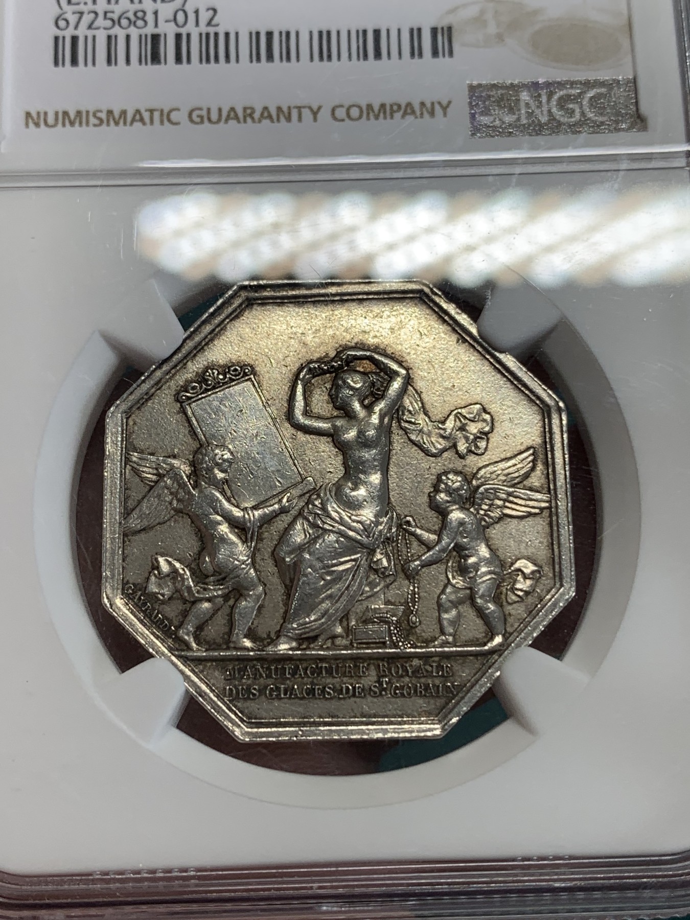 《竞宝斋》第192场-周日，周一 2场 (全场包邮) NGC AU58  法国1830皇家玻璃厂银质八角代币 手指边铭 早期1845-1860