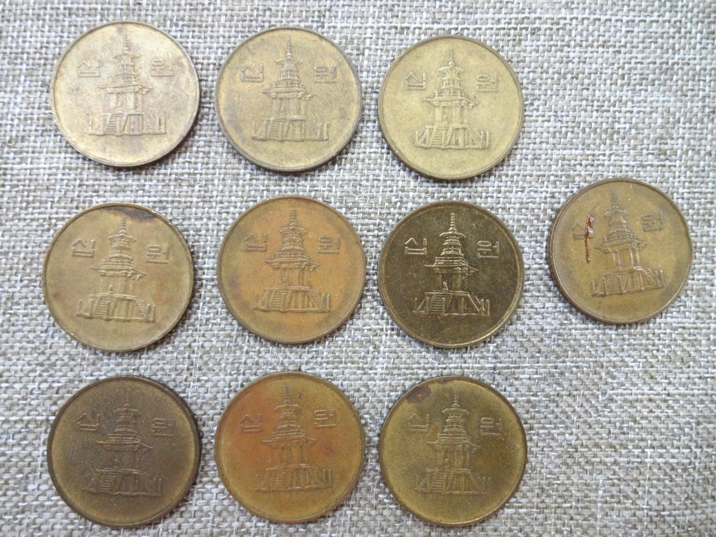 娃娃家-八月、第十三场(快结、不预留拍..) 韩国10元 多宝塔 - 10枚