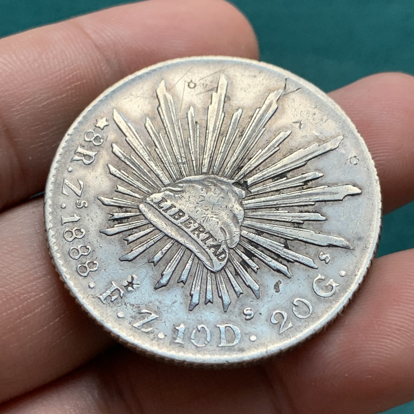 《竞宝斋》第192场-周日，周一 2场 (全场包邮) 墨西哥1888年8R花边鹰洋大银币 有小戳 细节见图