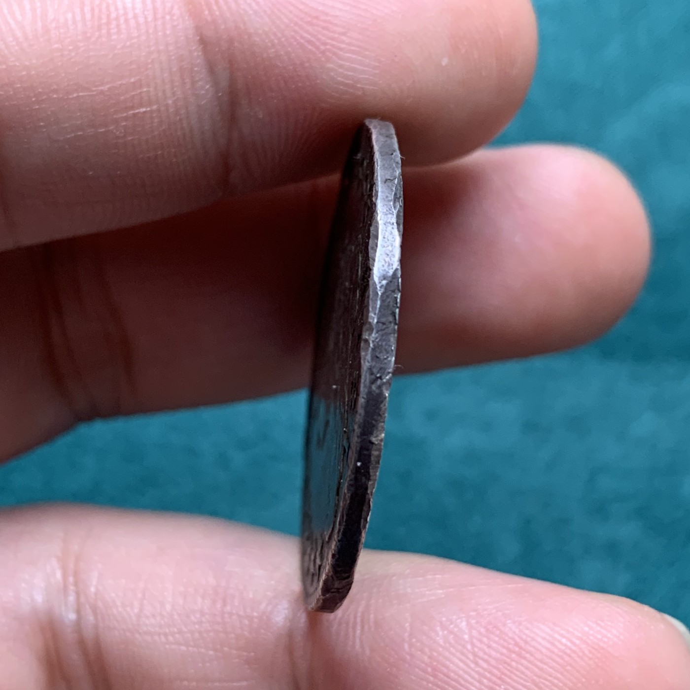 《竞宝斋》第192场-周日，周一 2场 (全场包邮) 美国1818/7骑字版 50分自由女神戴帽银币  稀有品种 表面细节清晰 具体状态见图