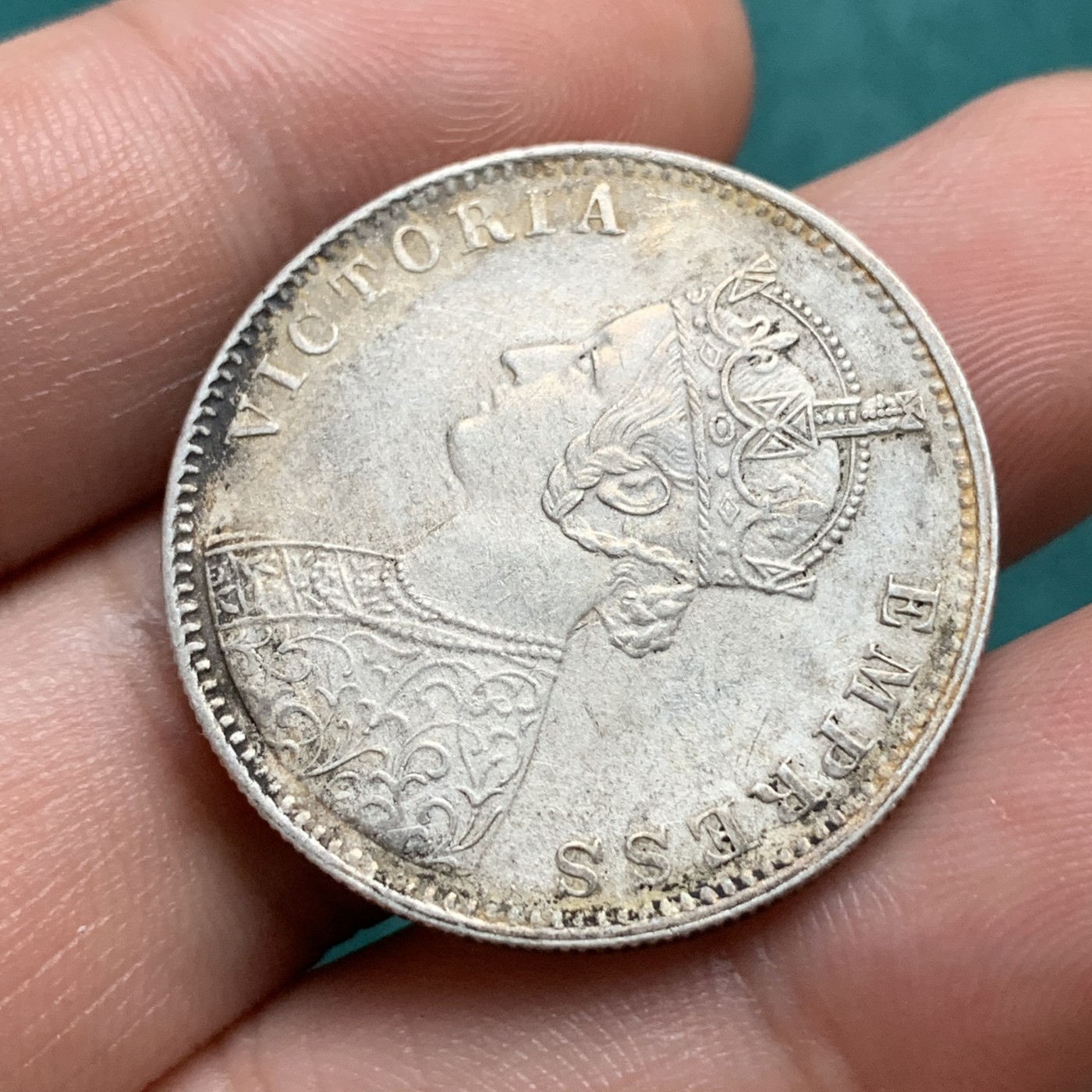 《竞宝斋》第192场-周日，周一 2场 (全场包邮) 英属印度1900-C卢比银币 图案清晰完整