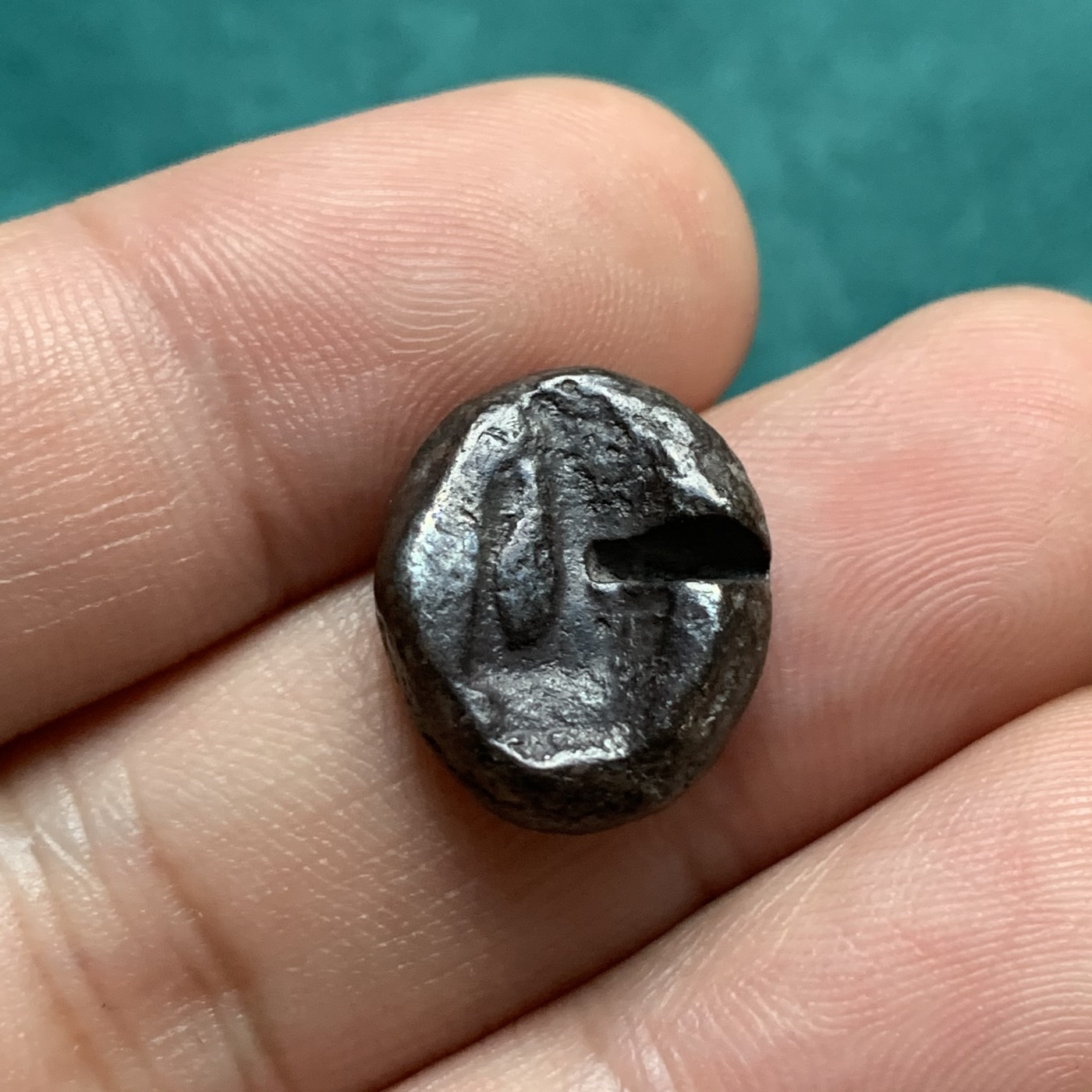 《竞宝斋》第192场-周日，周一 2场 (全场包邮) 公元前5世纪 古波斯阿契美尼德王朝银币 大开门老包浆 背后有一道验银痕 约6.29克