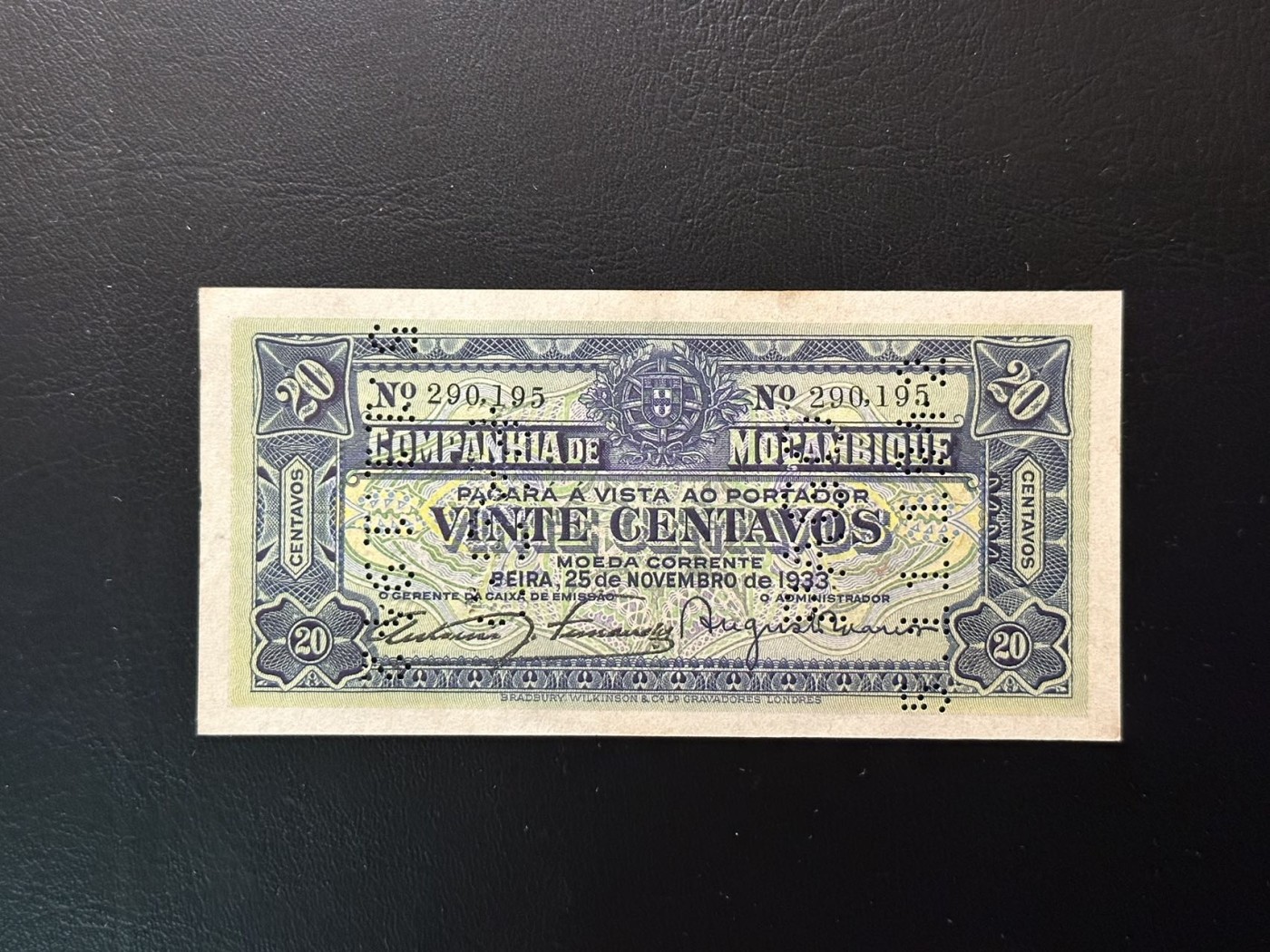 八月最后一场，第十五期大拍 1933年葡属莫桑比克，非常精美，有特殊打孔
