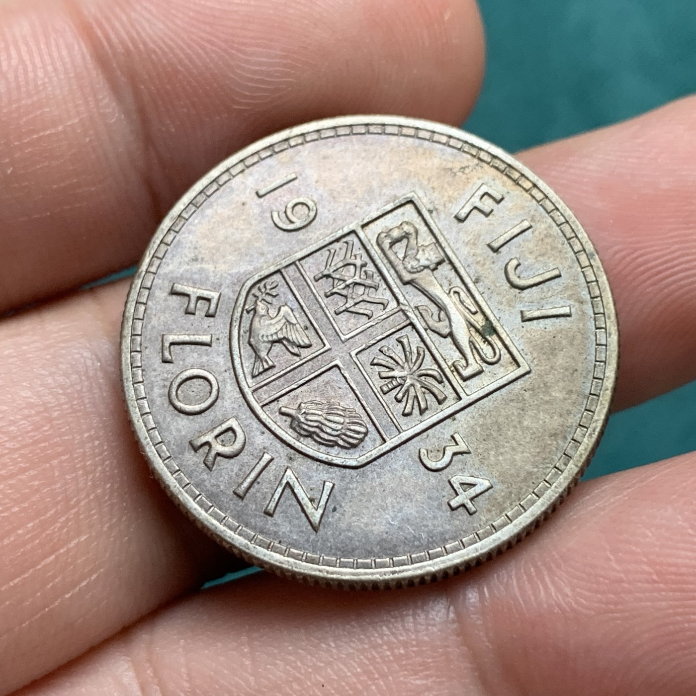 《竞宝斋》第192场-周日，周一 2场 (全场包邮) 英属斐济1934年弗罗林银币 特殊头像 稀少品种 稀少年份 细节清晰 包浆深沉