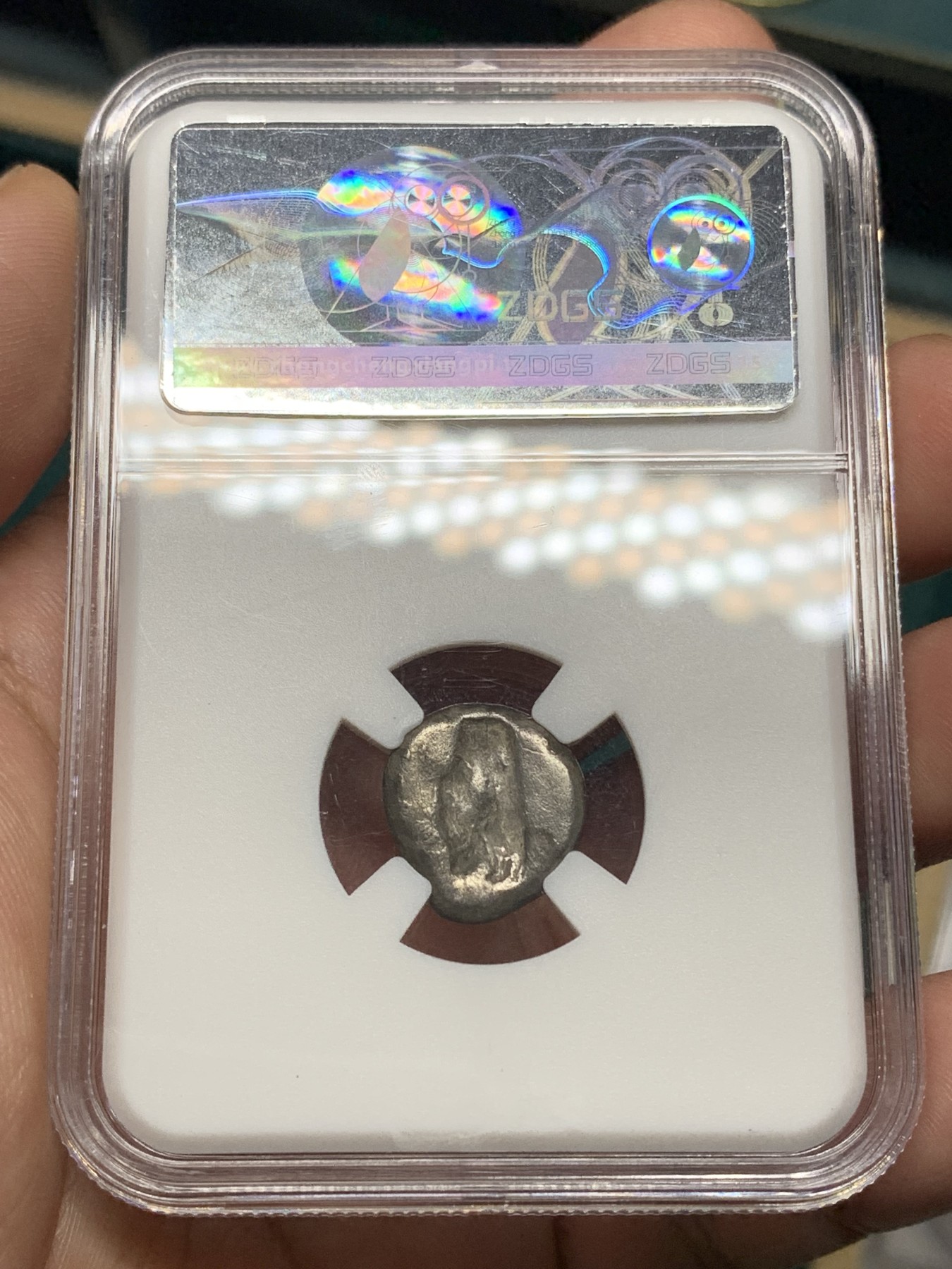 《竞宝斋》第192场-周日，周一 2场 (全场包邮) 公元前485-前420年 大流士 古波斯阿契美尼德王朝1西格罗斯银币 5.40克 这种银币当时被作为波斯海军的军饷