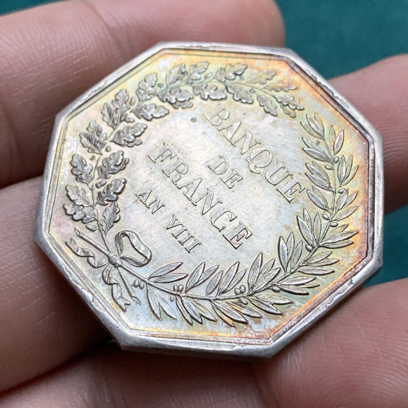 《竞宝斋》第192场-周日，周一 2场 (全场包邮) 法国 1880-1898年 邮储银行 大型八角银质代币 丰饶角边铭 +银标 细节优秀 重量21.3克 对边直径36.2mm MS带彩状态