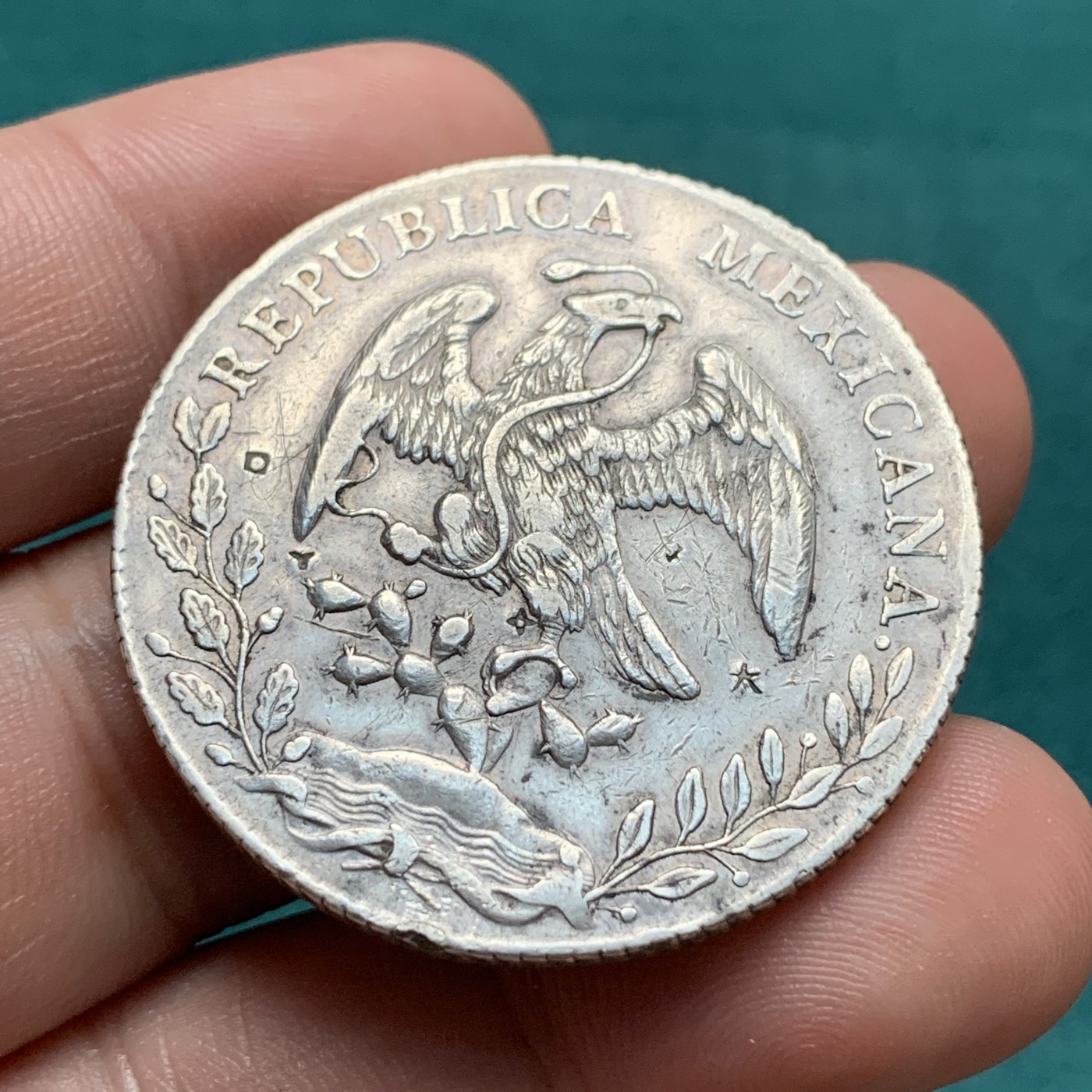 《竞宝斋》第192场-周日，周一 2场 (全场包邮) 墨西哥1888年8R花边鹰洋大银币 有小戳 细节见图