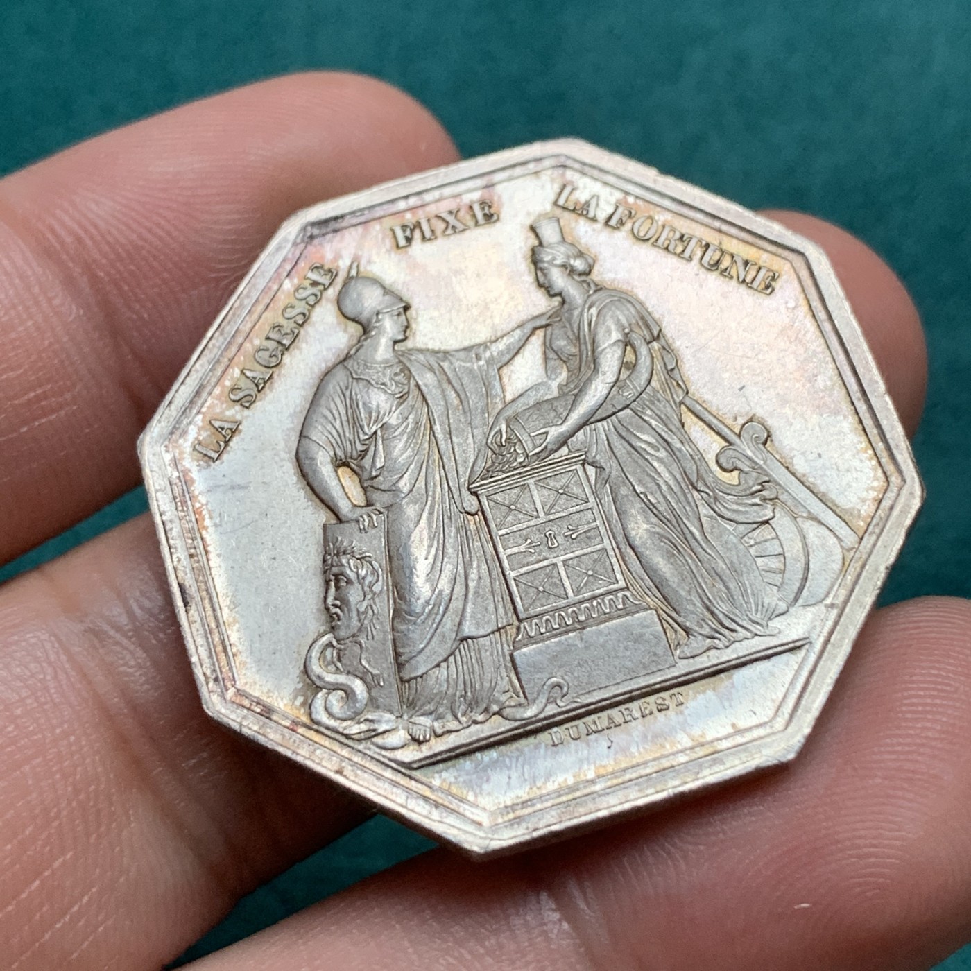 《竞宝斋》第192场-周日，周一 2场 (全场包邮) 法国 1880-1898年 邮储银行 大型八角银质代币 丰饶角边铭 +银标 细节优秀 重量21.3克 对边直径36.2mm MS带彩状态