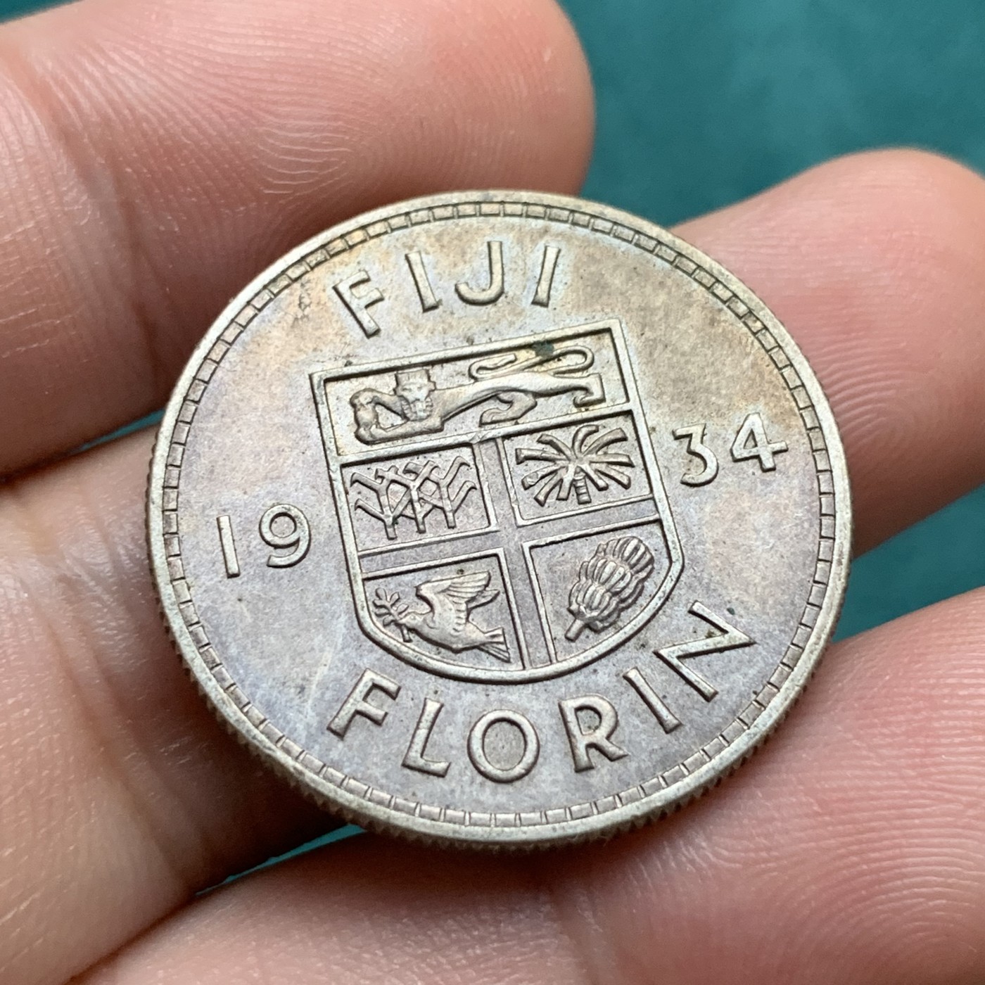 《竞宝斋》第192场-周日，周一 2场 (全场包邮) 英属斐济1934年弗罗林银币 特殊头像 稀少品种 稀少年份 细节清晰 包浆深沉