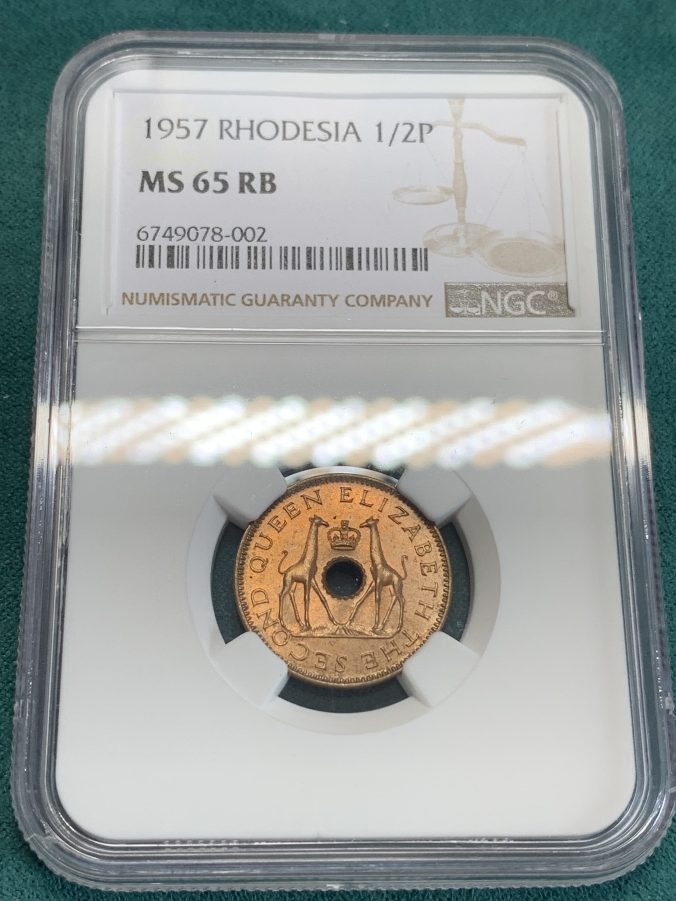 《竞宝斋》第192场-周日，周一 2场 (全场包邮) NGC MS65RB 高分暴光好品 罗德西亚1957年半便士长颈鹿铜币 和“对象”铜币配套一绝