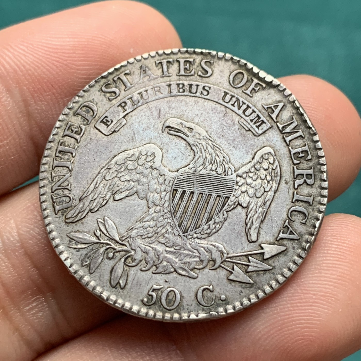 《竞宝斋》第192场-周日，周一 2场 (全场包邮) 美国1818/7骑字版 50分自由女神戴帽银币  稀有品种 表面细节清晰 具体状态见图