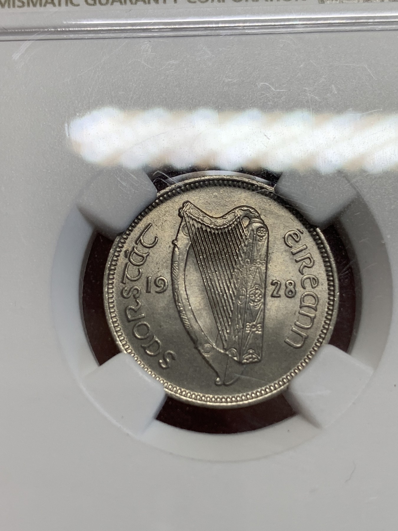 《竞宝斋》第192场-周日，周一 2场 (全场包邮) NGC-MS64  爱尔兰1928年猎犬6便士，受欢迎的爱尔兰动物系列首版，64高分好状态，凑套必备。