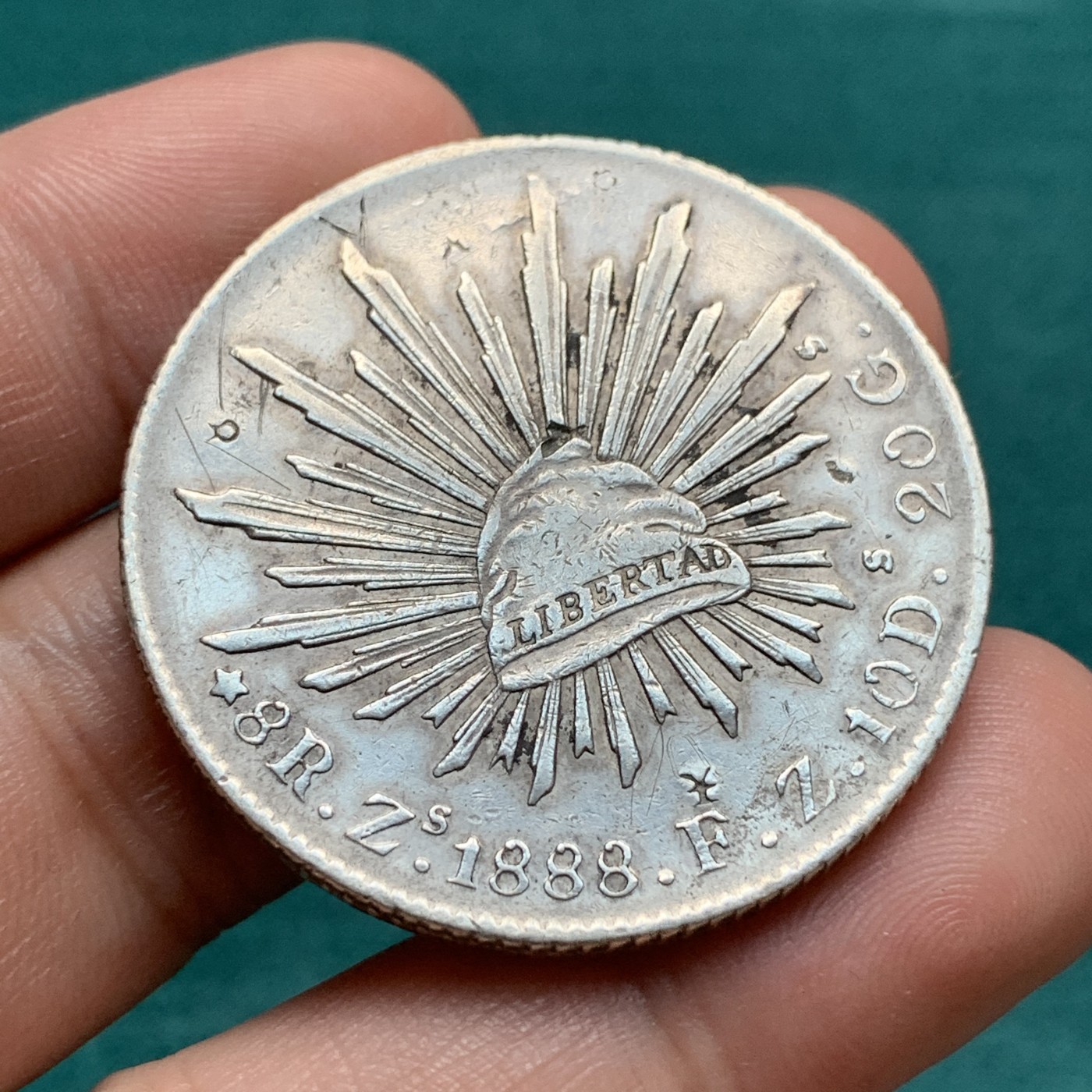 《竞宝斋》第192场-周日，周一 2场 (全场包邮) 墨西哥1888年8R花边鹰洋大银币 有小戳 细节见图