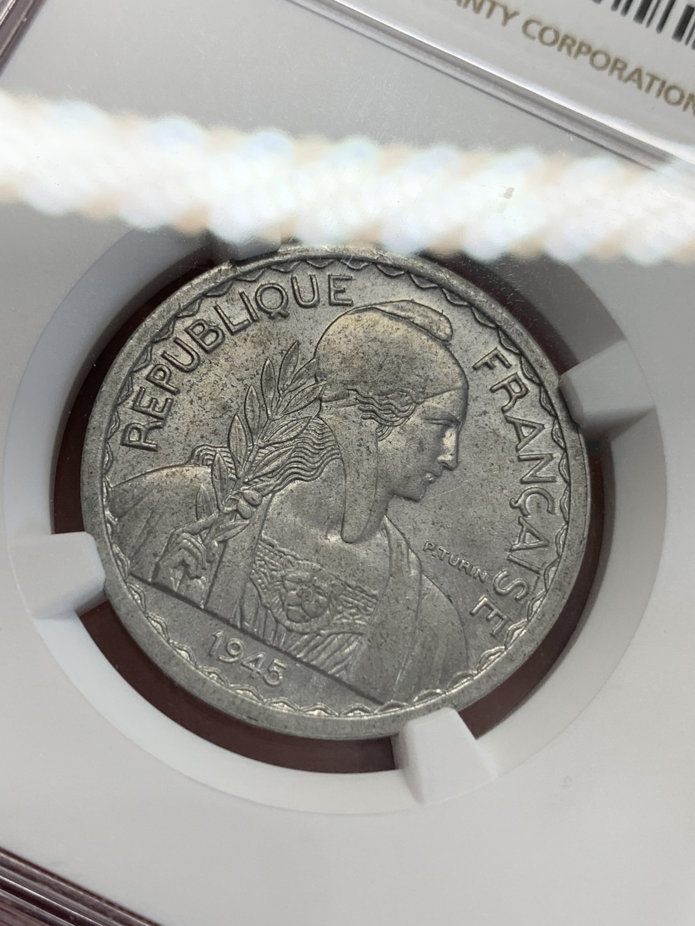 《竞宝斋》第192场-周日，周一 2场 (全场包邮) NGC MS62 1945年法属印支20分