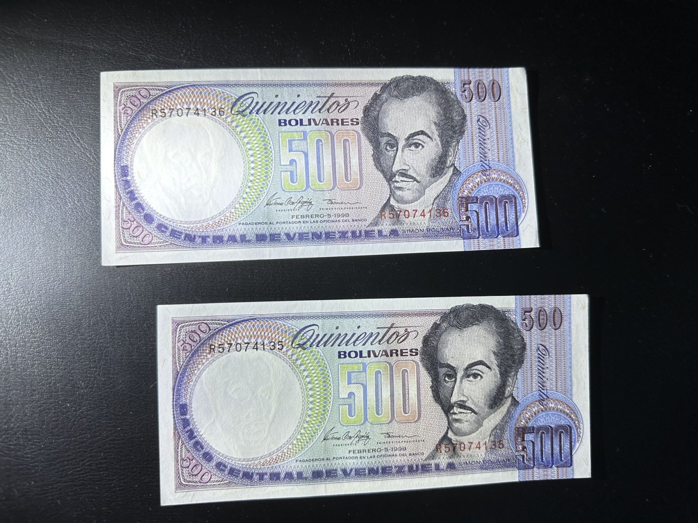 八月最后一场，第十五期大拍 （S1）委内瑞拉共和国500玻利瓦尔，非常漂亮的荧光，品种很不错，一组两张二连号