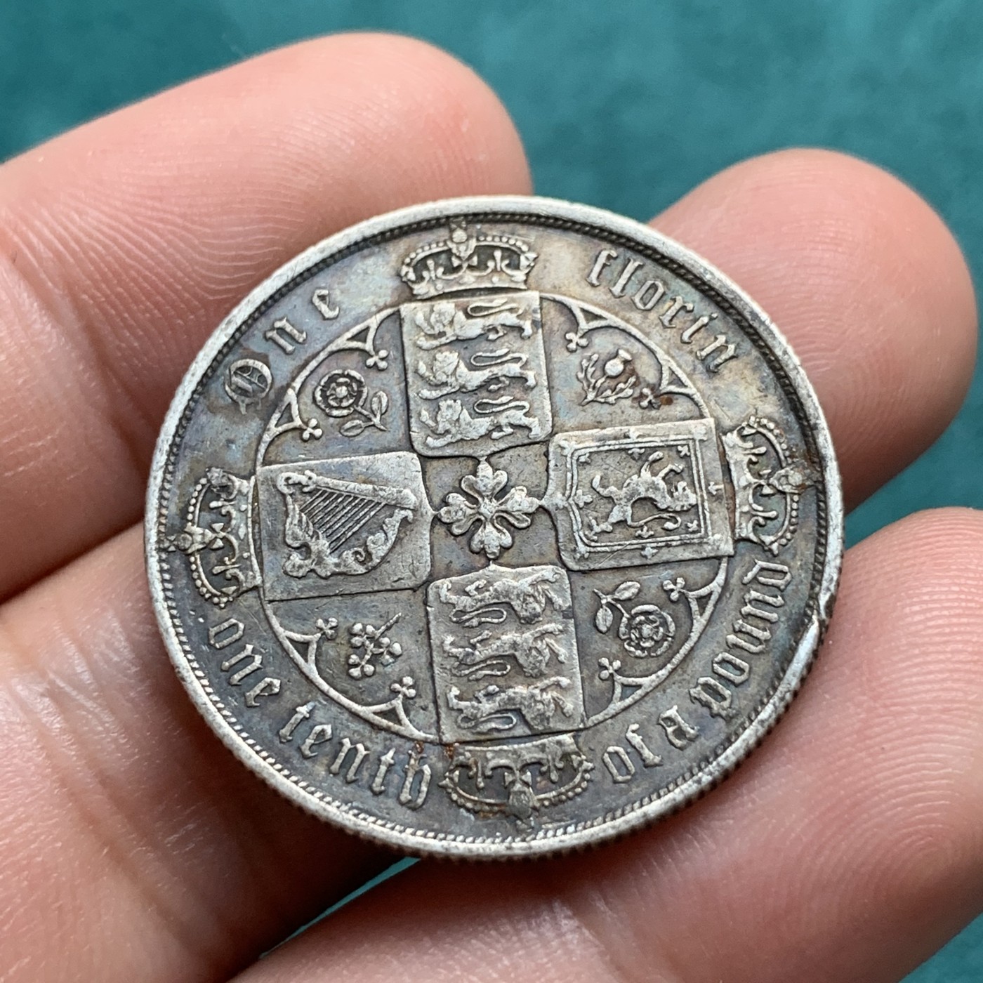 《竞宝斋》第192场-周日，周一 2场 (全场包邮) 两枚一组 英国1873年维多利亚哥特1福林银币+墨西哥1805年卡四双柱2R银币 少见品种