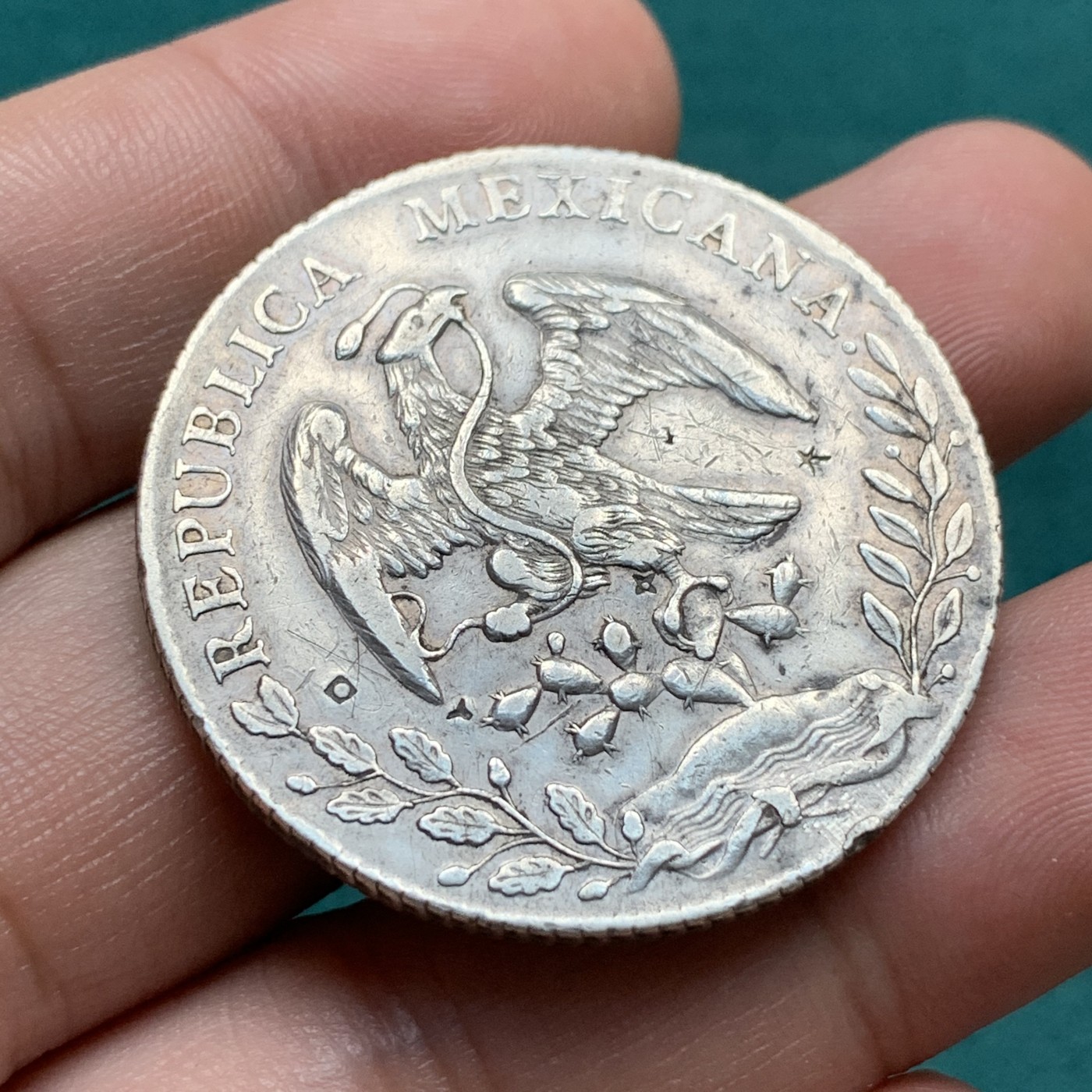 《竞宝斋》第192场-周日，周一 2场 (全场包邮) 墨西哥1888年8R花边鹰洋大银币 有小戳 细节见图