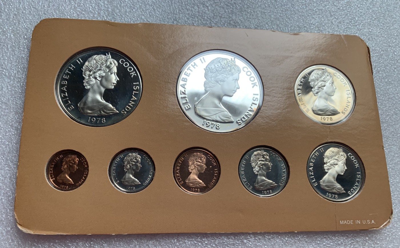 瓶子🏺第107期拍卖会  1978年库克群岛精制2枚银币精制套装 含超大银币