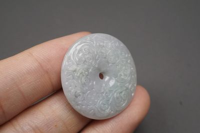 玉石翡翠玛瑙｜拍卖专场 翡翠 雕花平安扣挂件