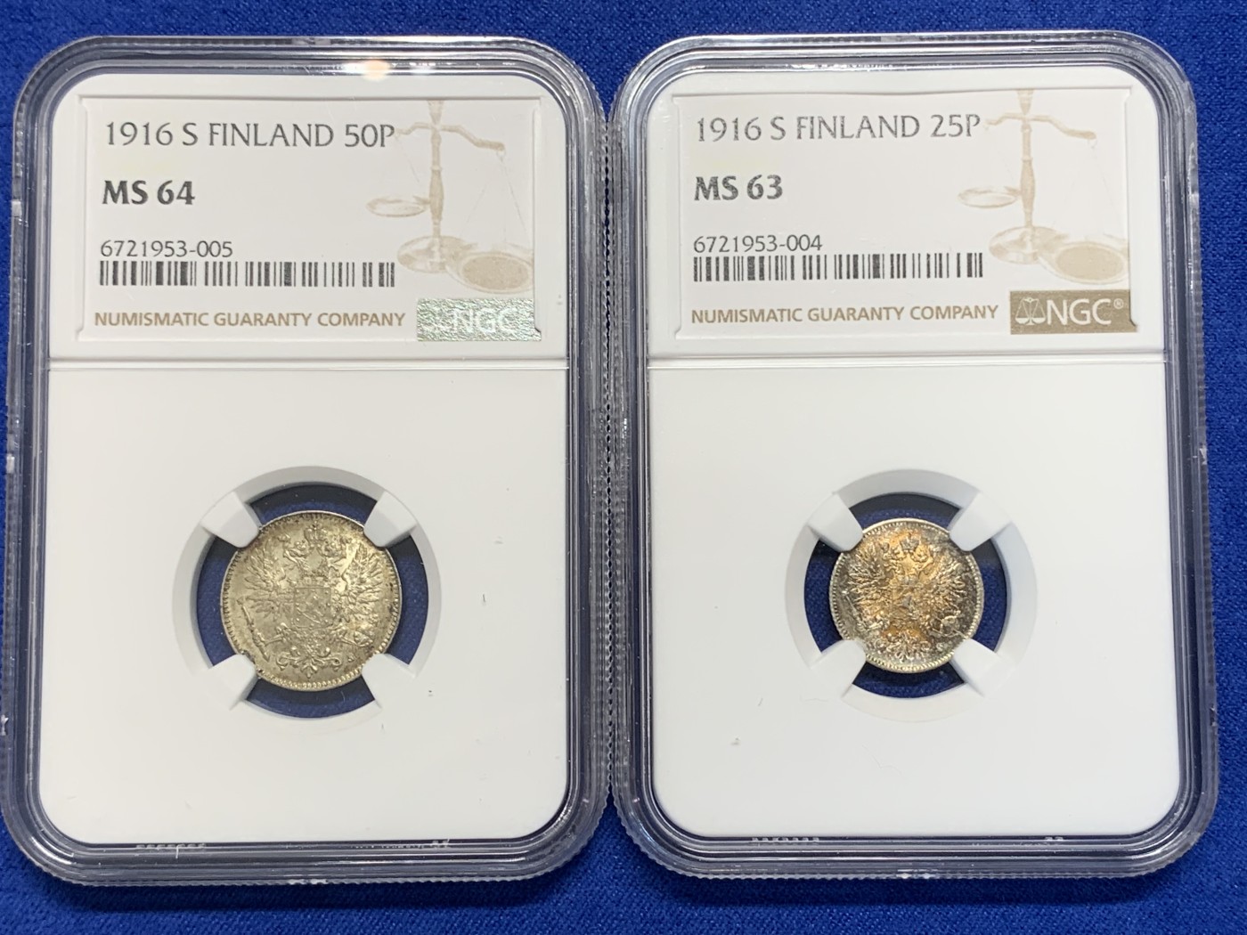 《竞宝斋》第193场-周日，周一 2场 (全场包邮) NGC MS63、MS64 俄占芬兰1916年25、50盆尼小银币一对，25盆尼是金色彩包浆，50芬尼略带淡金包浆，都非常漂亮