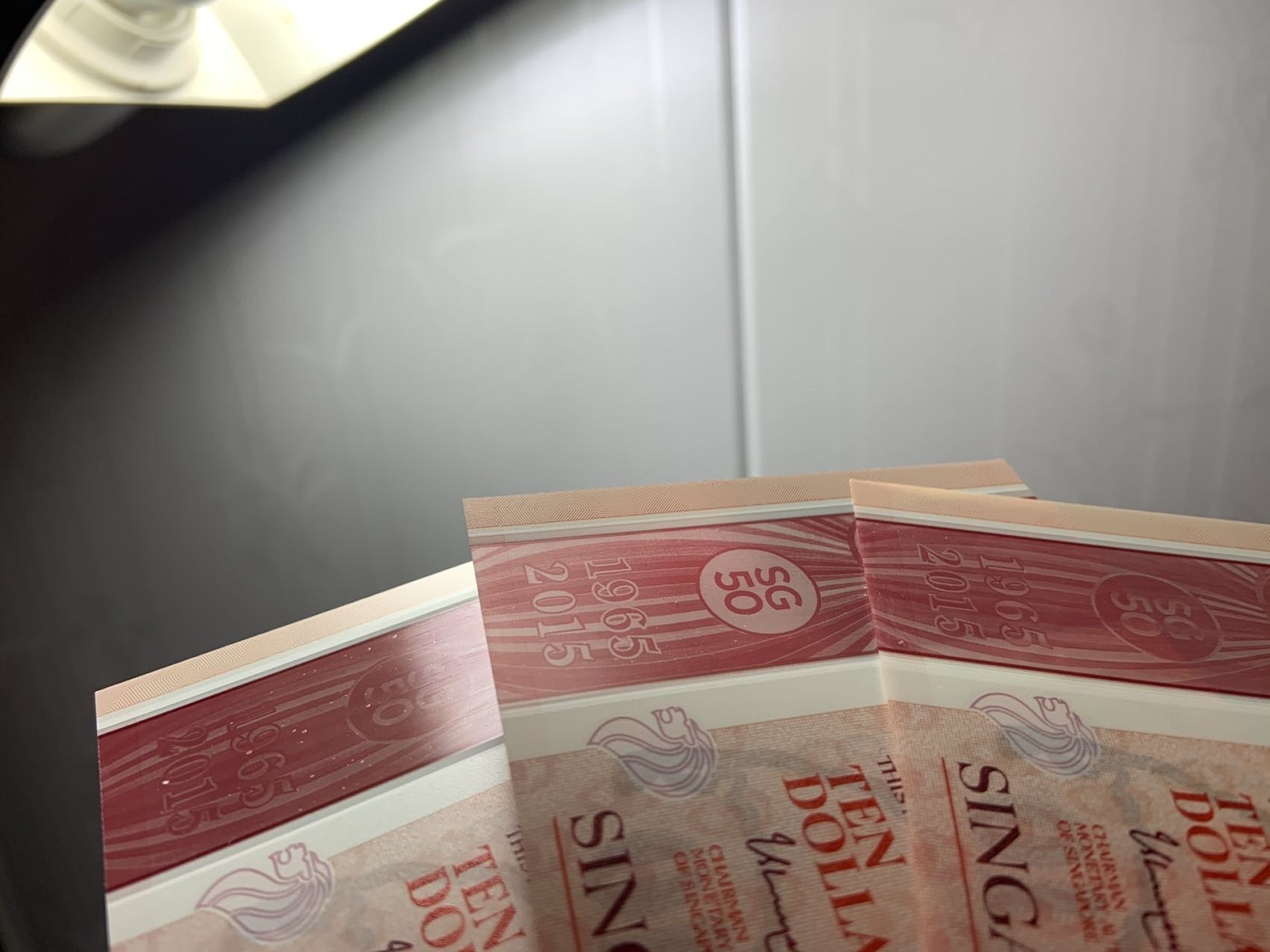 收藏联盟Quantum Auction 第285期拍卖  新加坡2015年建国五十周年纪念钞一套 品相全新UNC 10元面值有原始印刷瑕疵