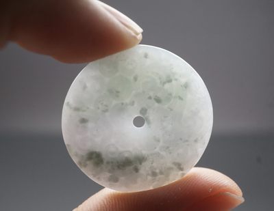 玉石翡翠玛瑙｜拍卖专场 翡翠 雕花平安扣挂件