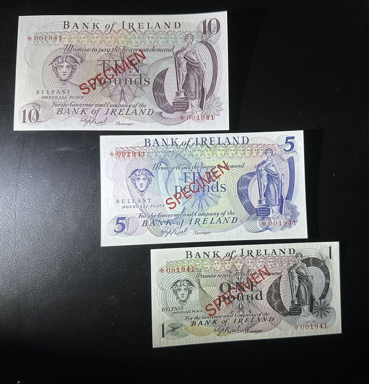 八月最后一场，第十五期大拍 （S3）北爱尔兰🇮🇪1978年官方纪念样票，一组三张均为1941千位小号，与上一拍同号！