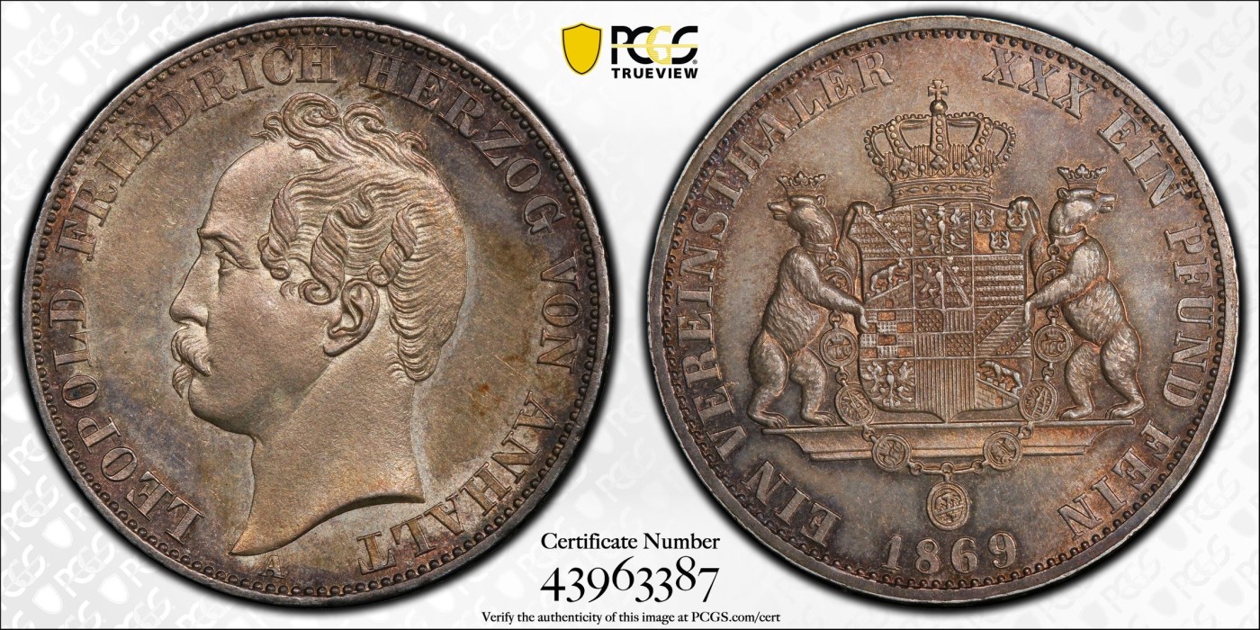 万国钱币拍卖第015期（奢华币章第二季） PCGS MS62 1869年德国安哈尔特公国利奥波德公爵双熊流通1泰勒 因1863年以后安哈尔特其他分支（贝恩堡、科腾）均绝嗣 故不再称为安哈尔特-德邵 精品季军分 熟美的酱彩和完整精美的卷发与熊毛无不透露出其值得珍藏属性