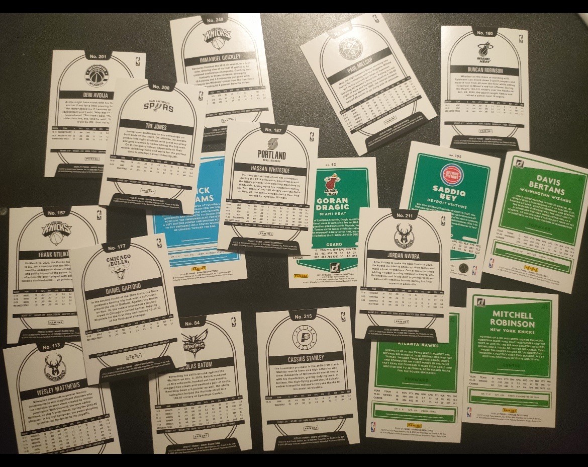 八月最后一场，第十五期大拍 （Z1）正品球星卡一组18张，潜力股！