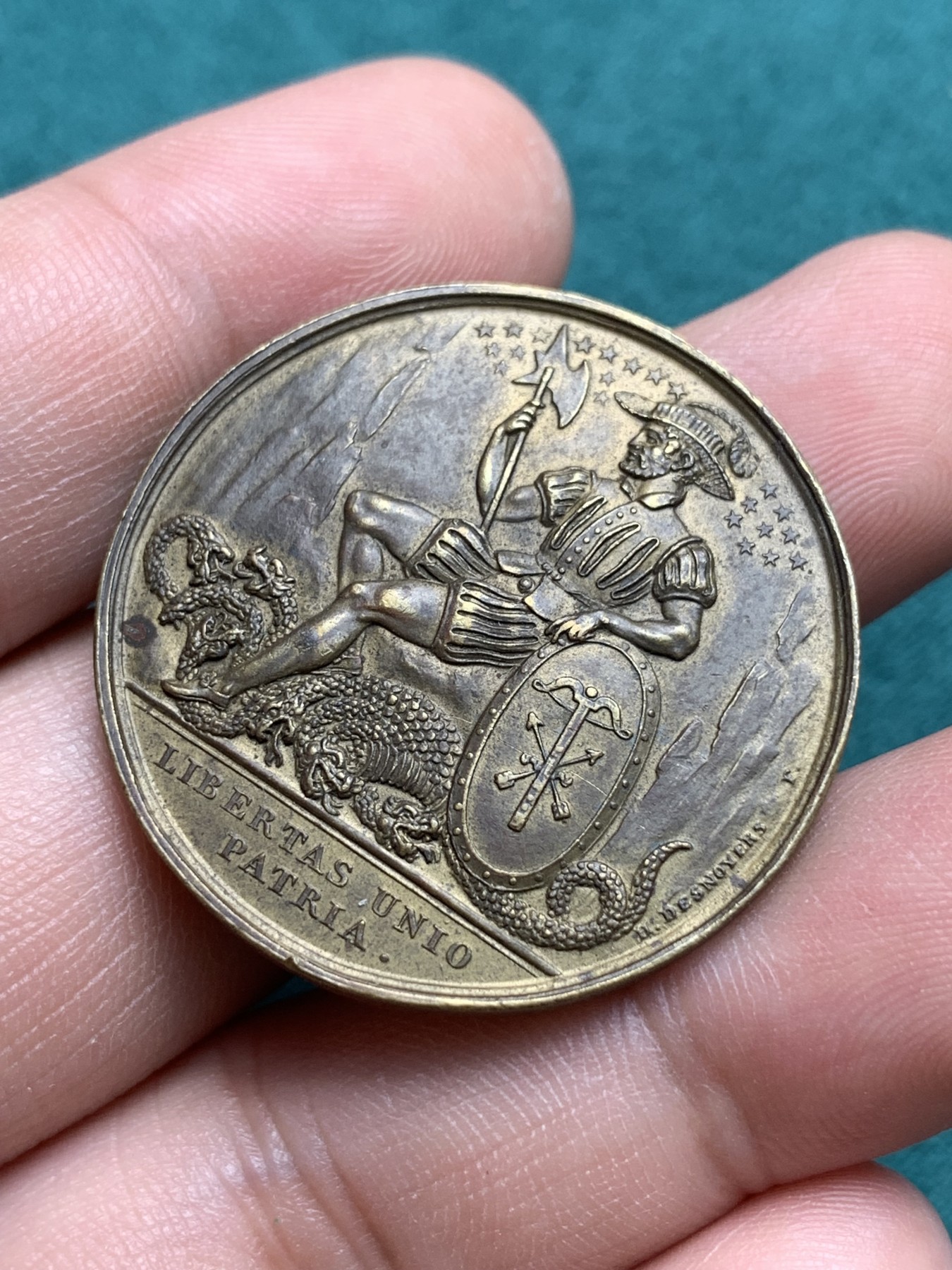 《竞宝斋》第193场-周日，周一 2场 (全场包邮) 法国 巴黎慈善社 1820-1920 百年纪念屠龙者铜章 直径：34mm 重量：13.2g   边铭：铜标