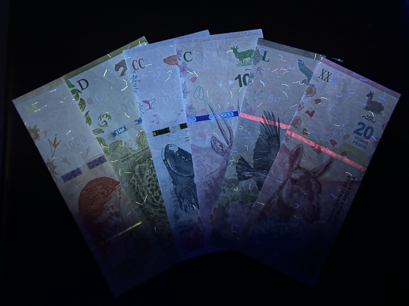 八月最后一场，第十五期大拍 阿根廷大全套一组六张，动物版本非常漂亮，这组为这批货源中精挑好好品相