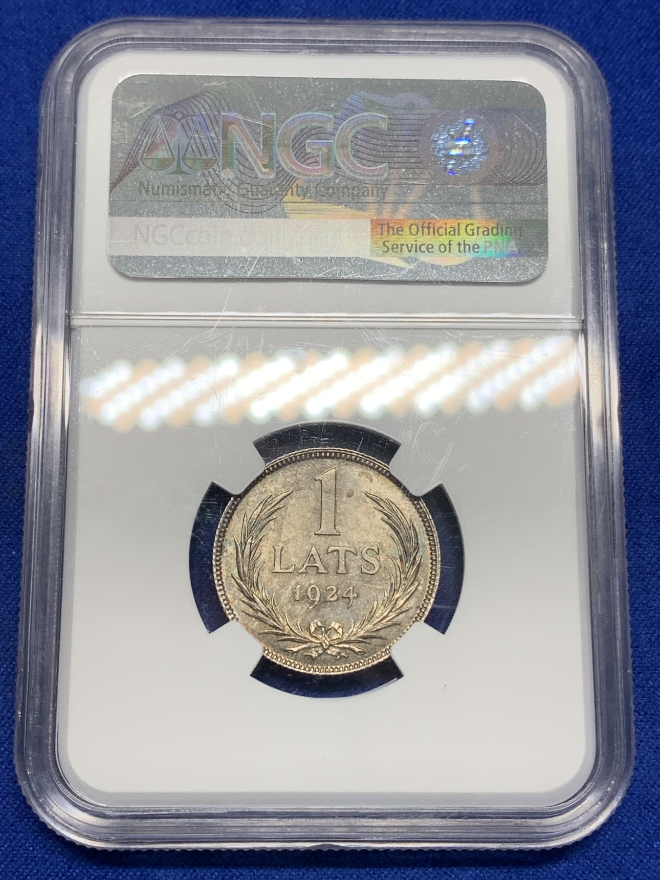 《竞宝斋》第193场-周日，周一 2场 (全场包邮) NGC-MS64 拉脱维亚 1924年 1拉特银币 顶级转光和五彩包浆，不多见的品种