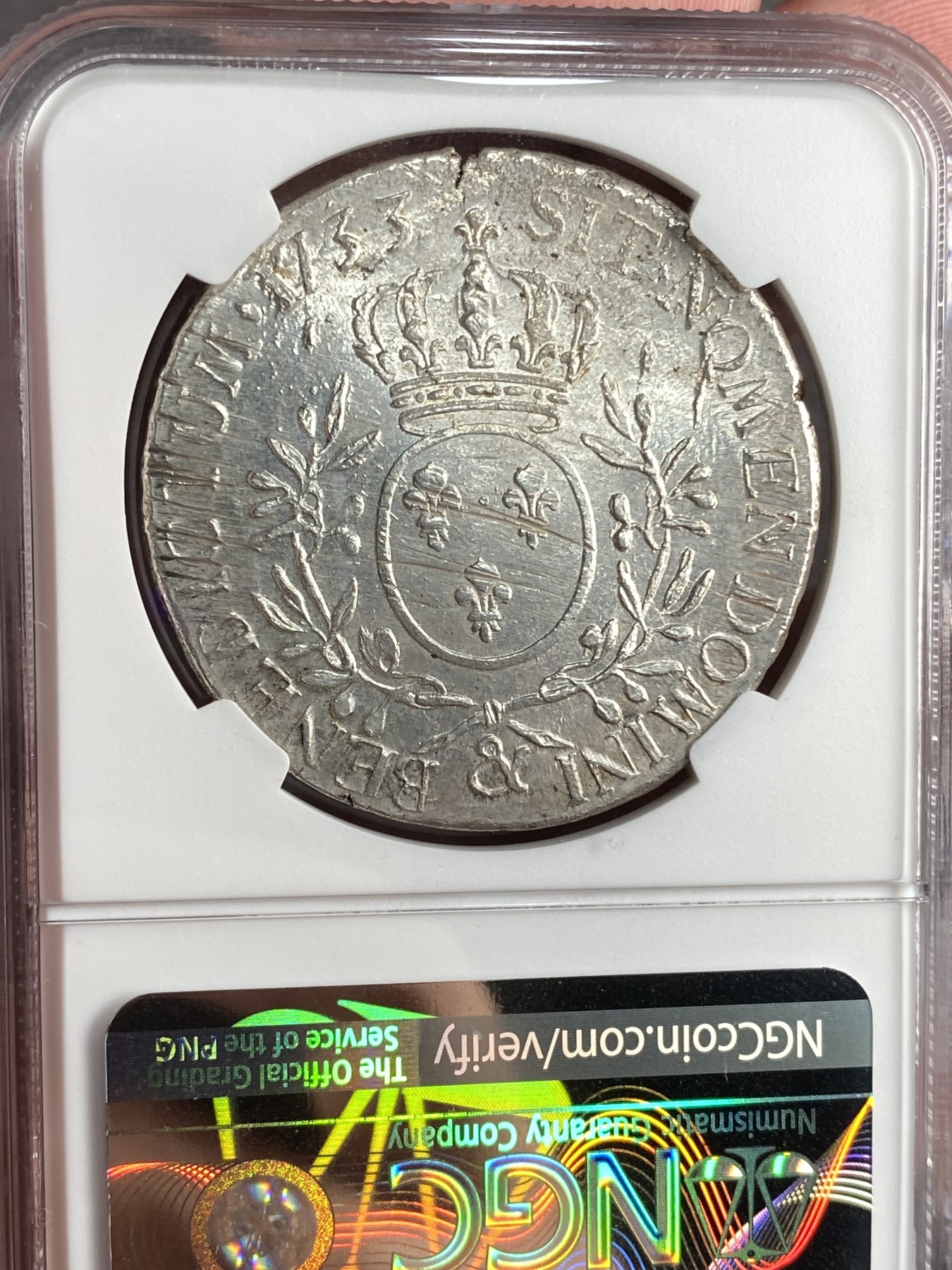 万国钱币拍卖第015期（奢华币章第二季） NGC MS63 1733年法国路易十五世1埃居大银币 零星的减重痕也掩盖不住它犹如刚出厂般的光泽 早期埃居BU非常难得